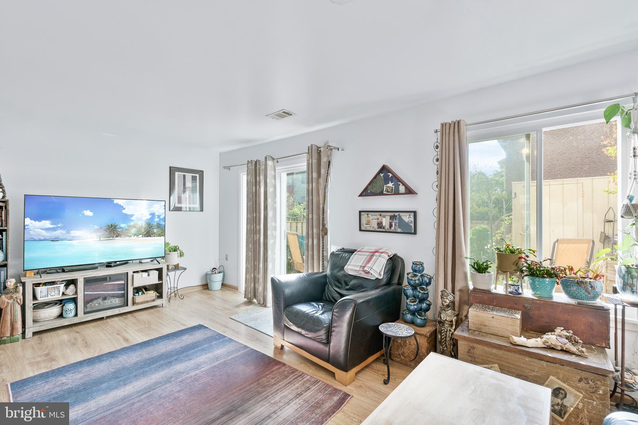 MARYLAND PLACE - Residential