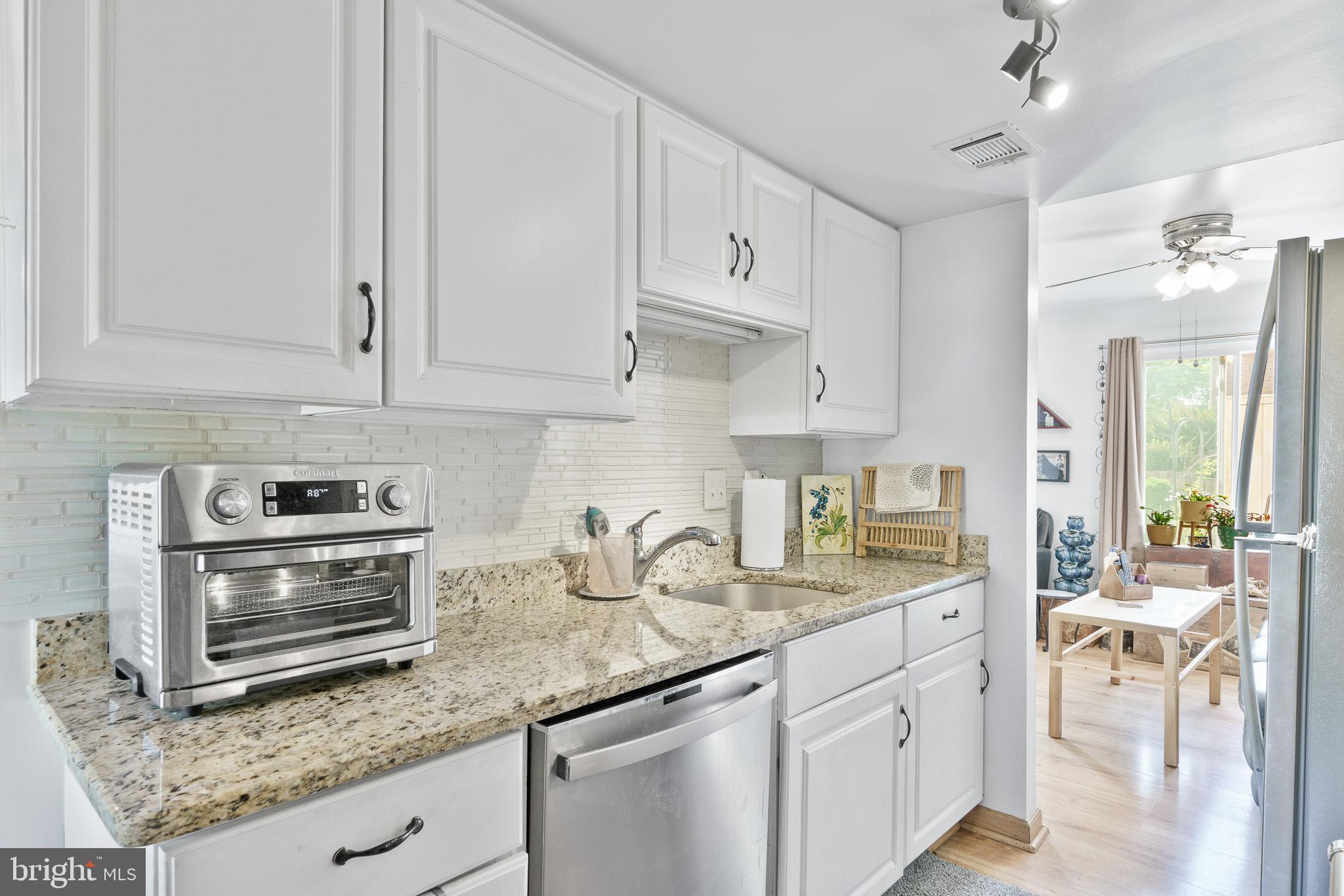MARYLAND PLACE - Residential