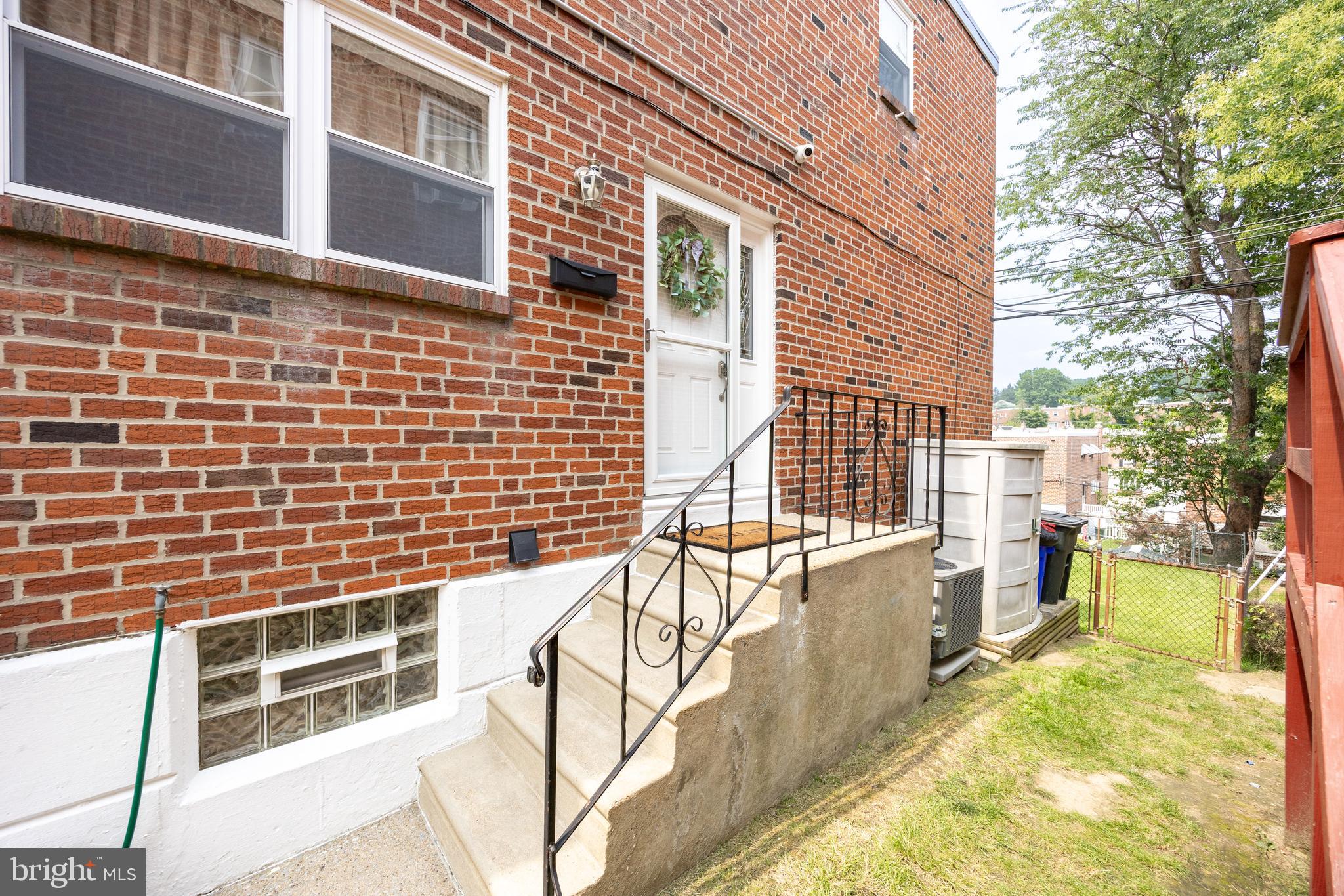 ROXBOROUGH - Residential