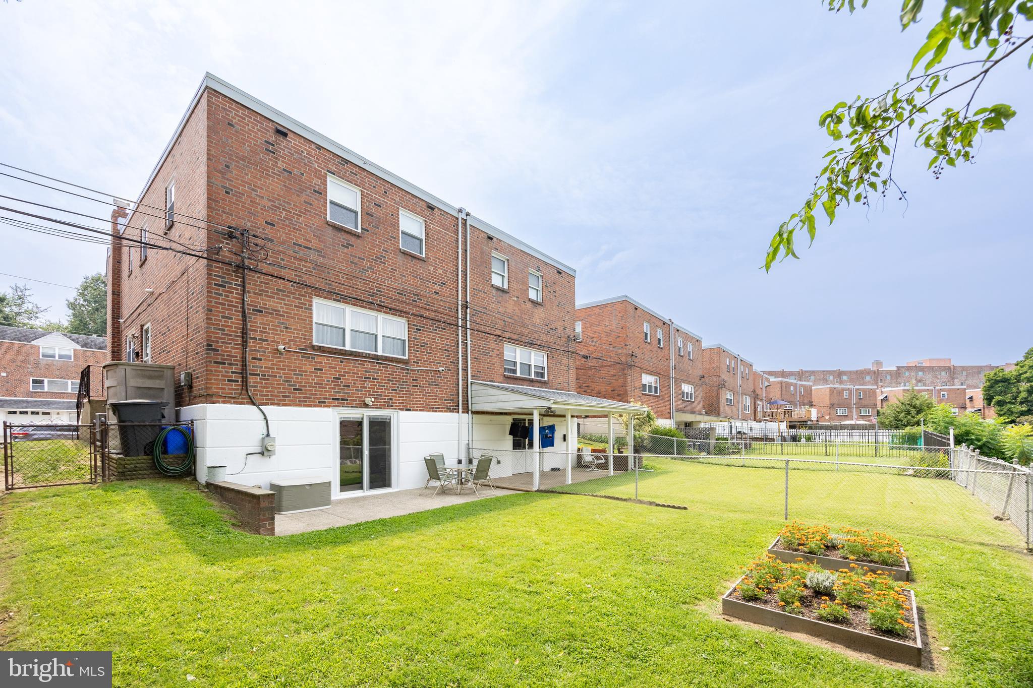 ROXBOROUGH - Residential