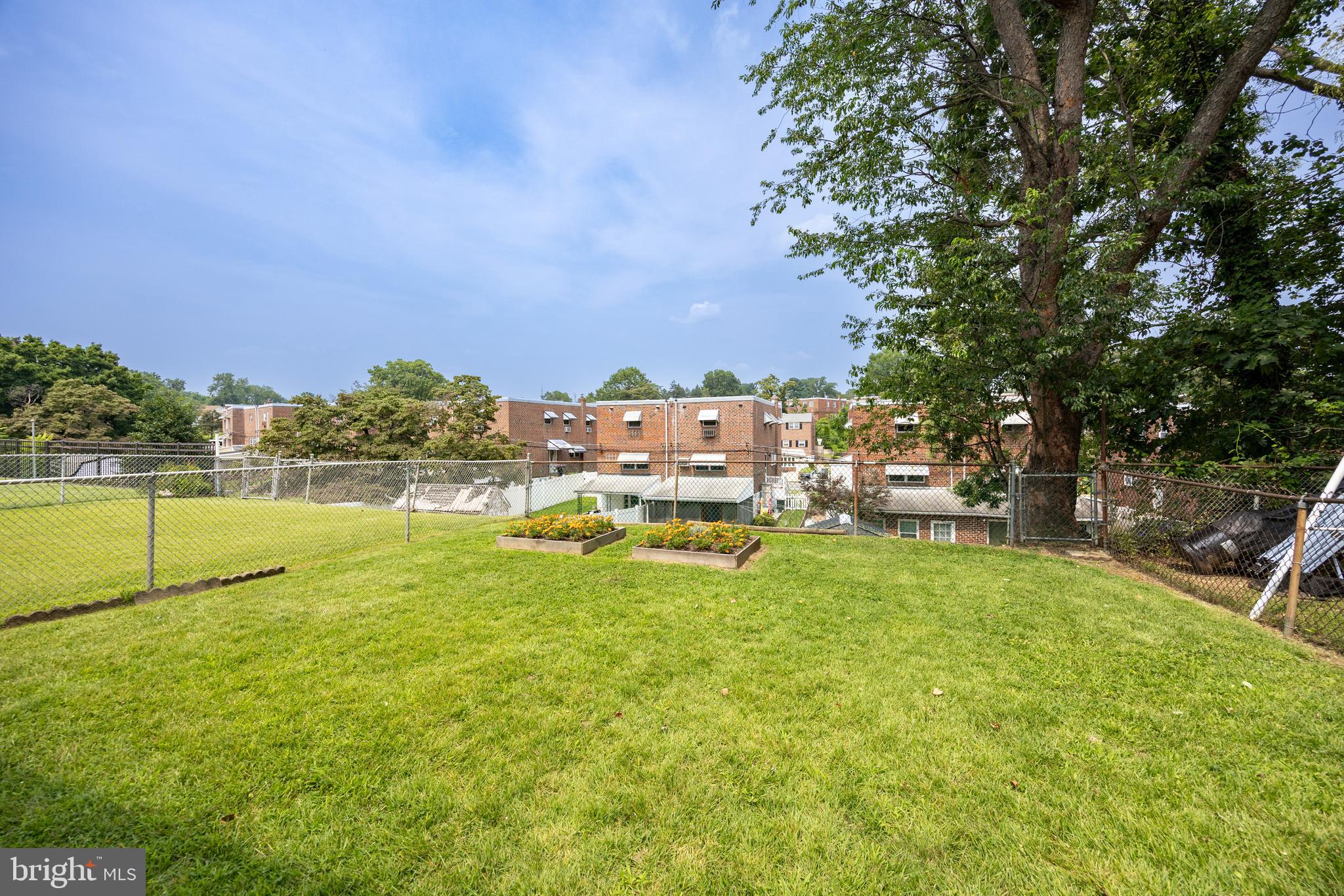 ROXBOROUGH - Residential