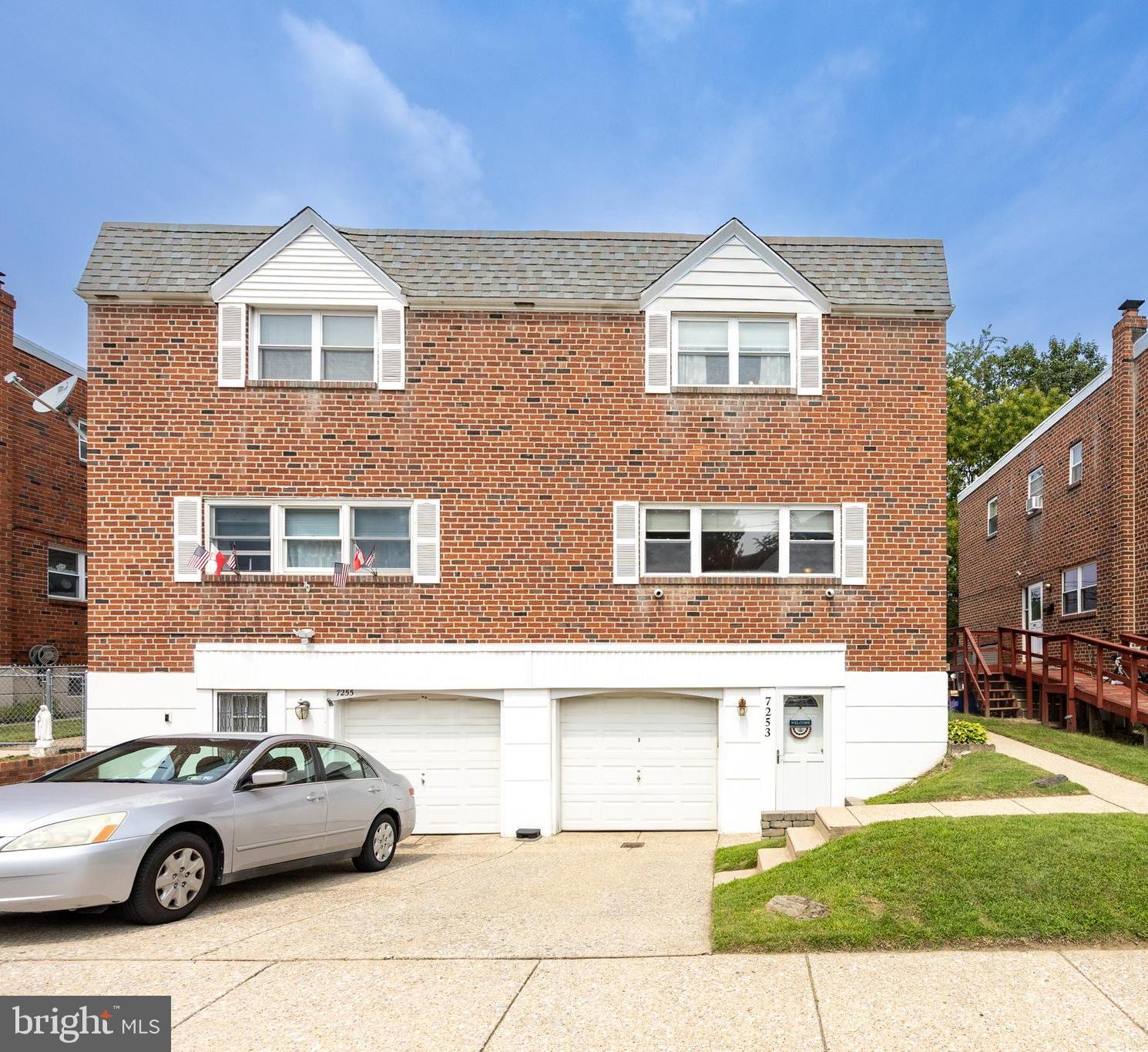 ROXBOROUGH - Residential