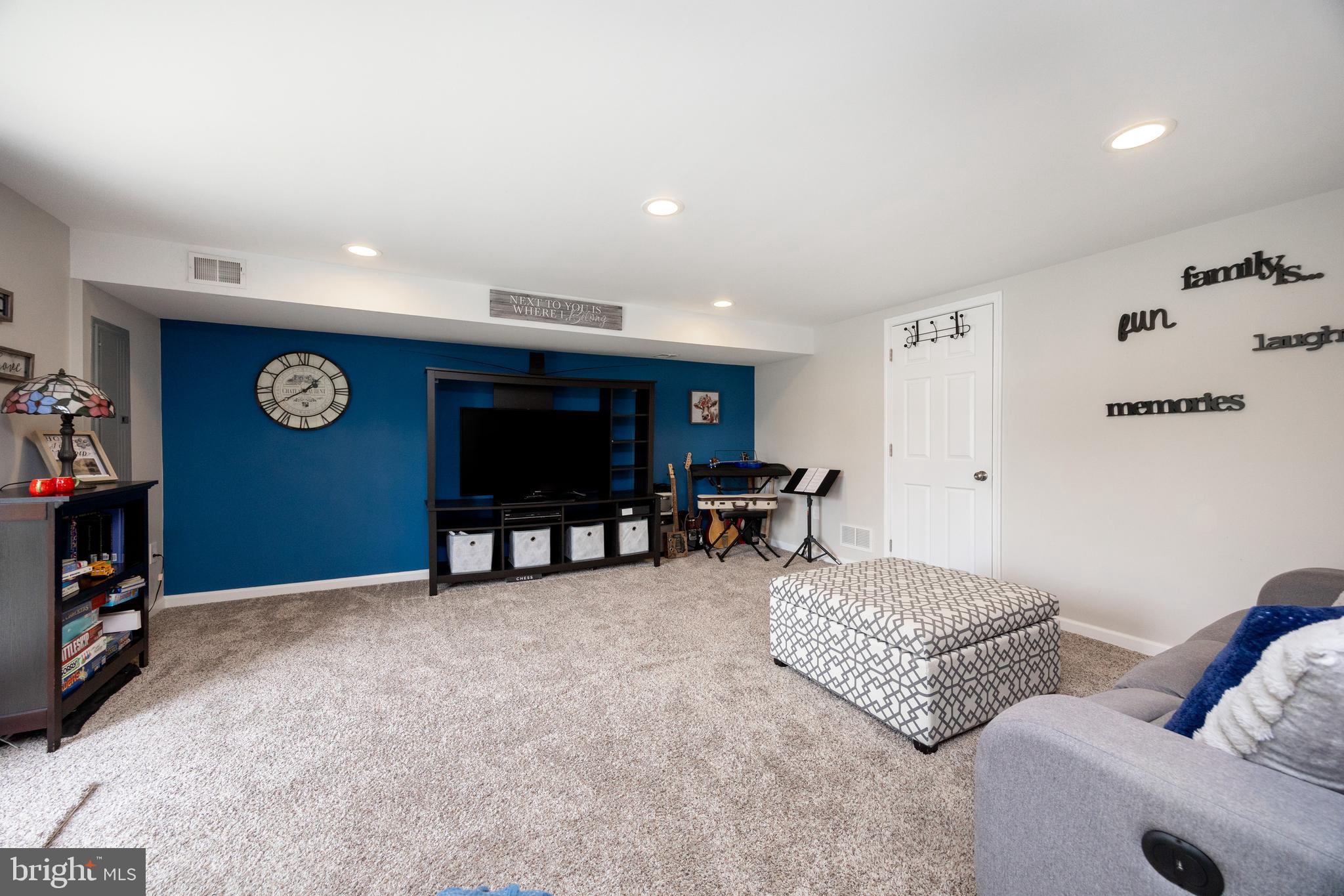 ROXBOROUGH - Residential