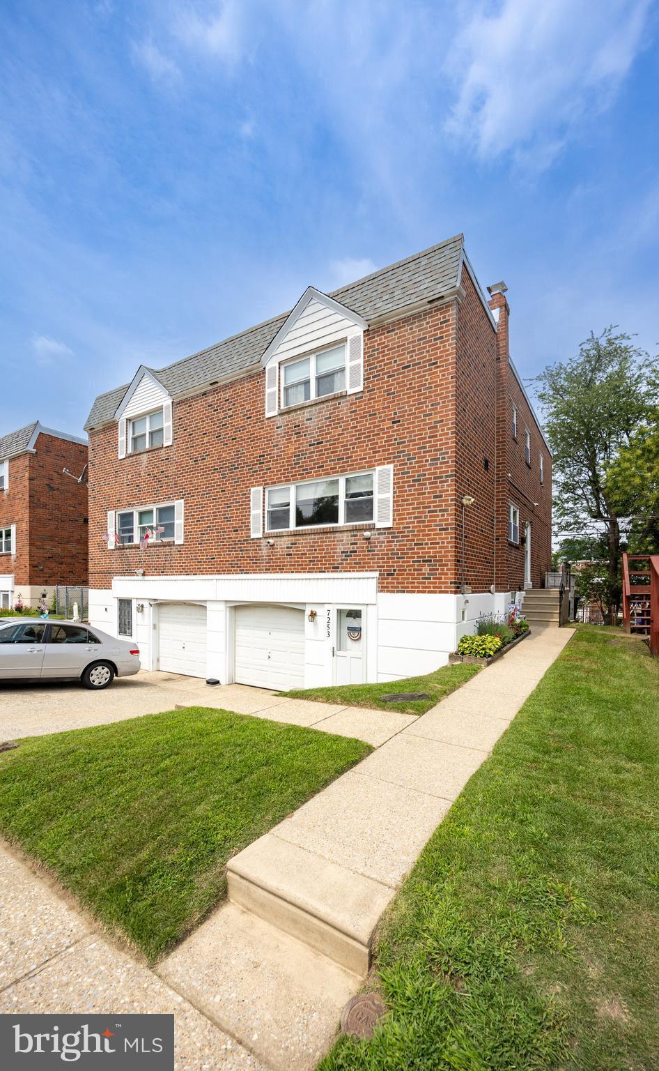 ROXBOROUGH - Residential