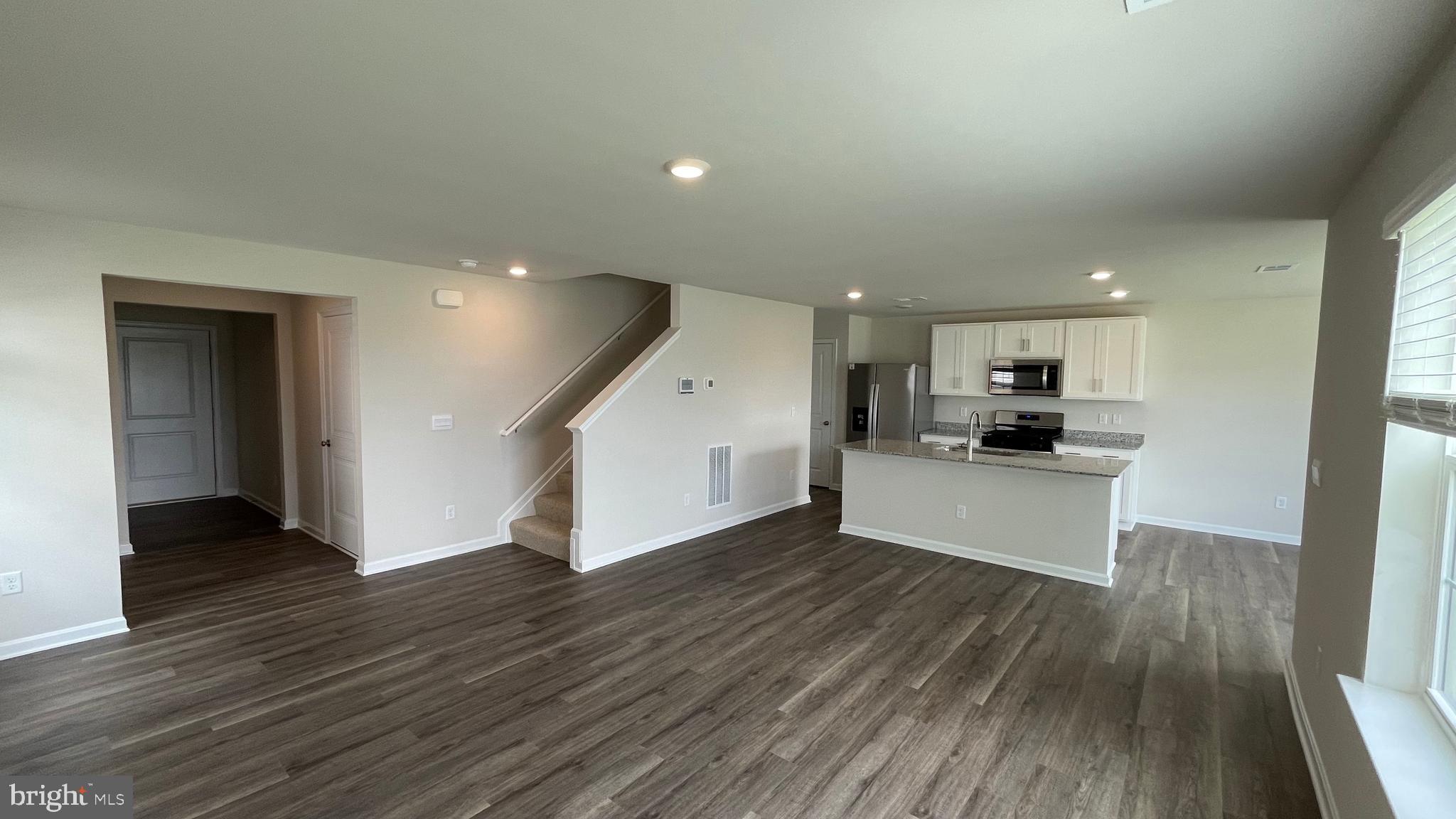 WEST WIND - Residential Lease