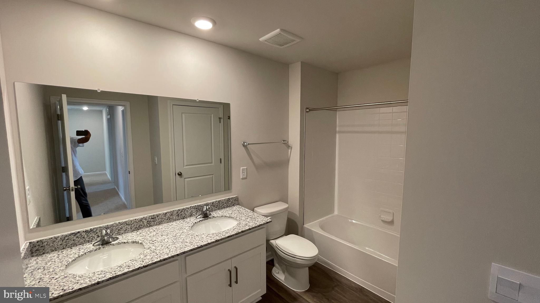 WEST WIND - Residential Lease