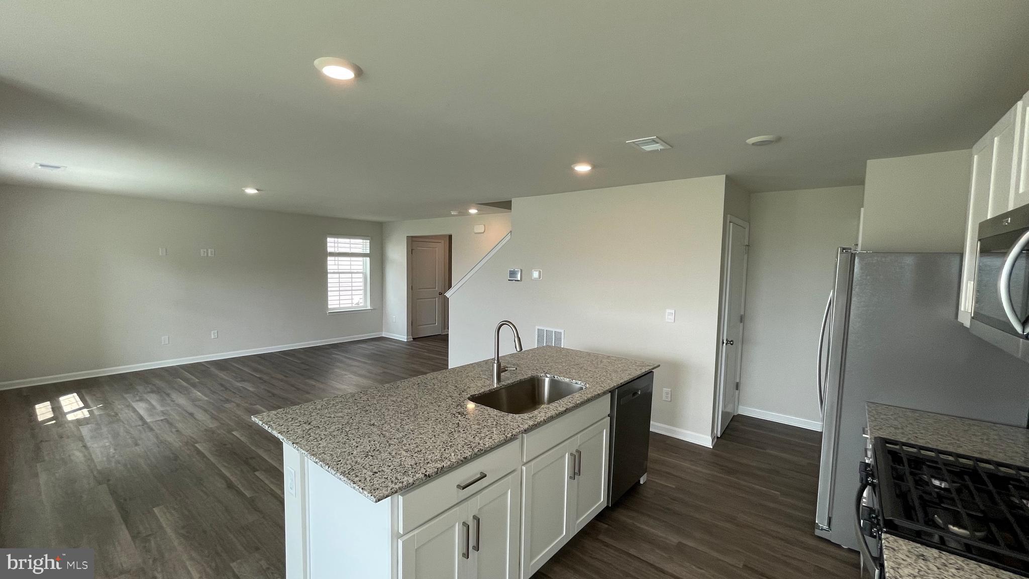 WEST WIND - Residential Lease