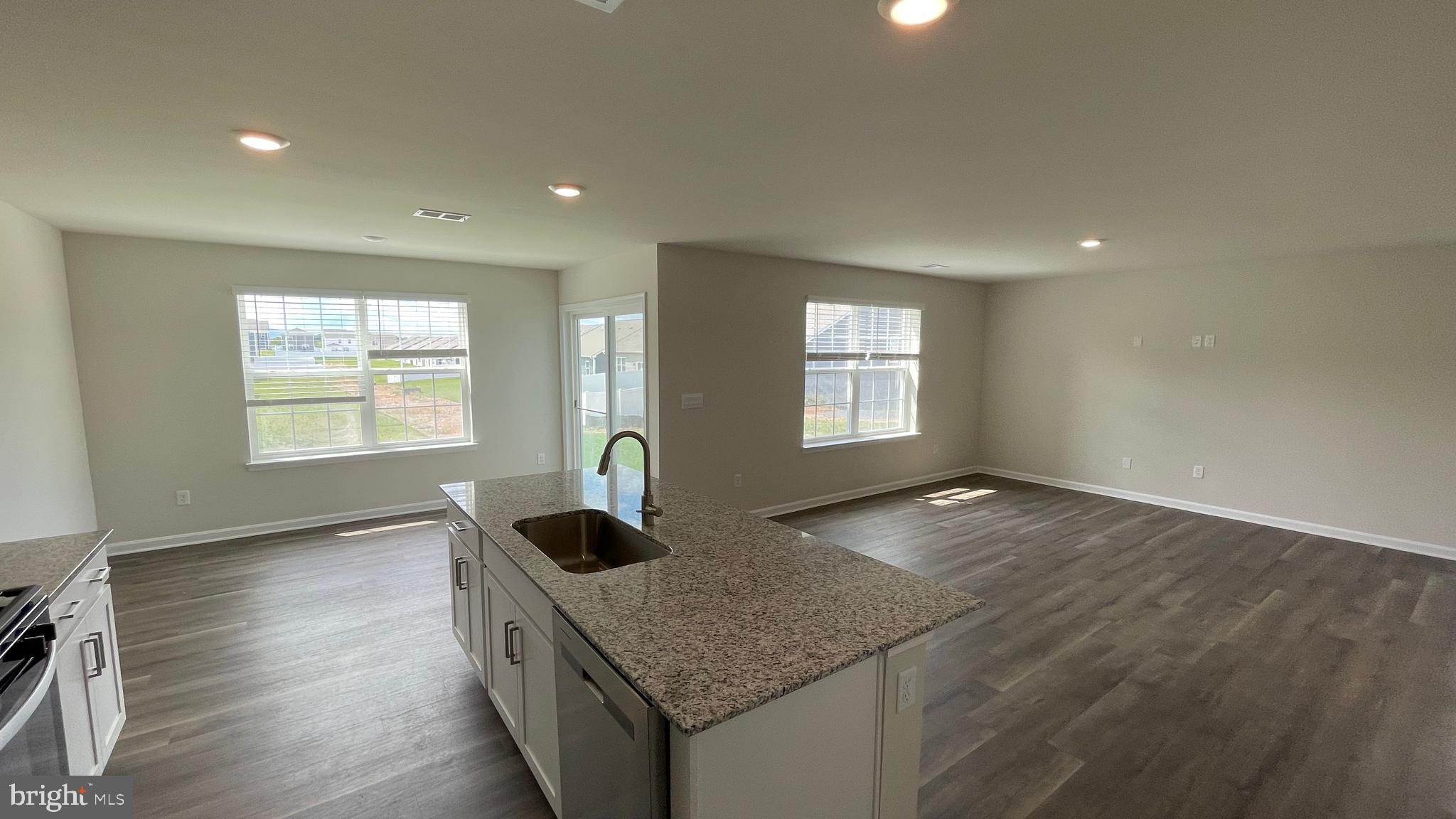 WEST WIND - Residential Lease