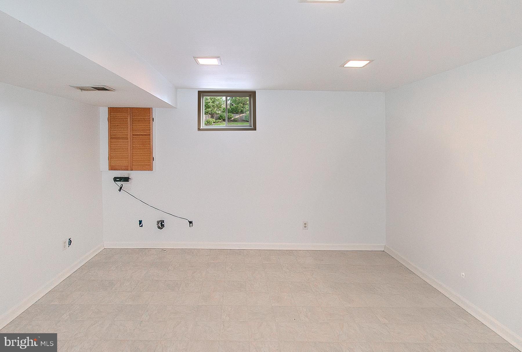 POPLAR TREE ESTATES - Residential