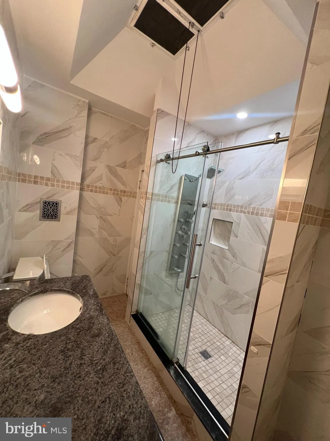 Philadelphia, Pennsylvania 19145, United States, 3 Bedrooms Bedrooms, ,2 BathroomsBathrooms,Residential,Active,7236