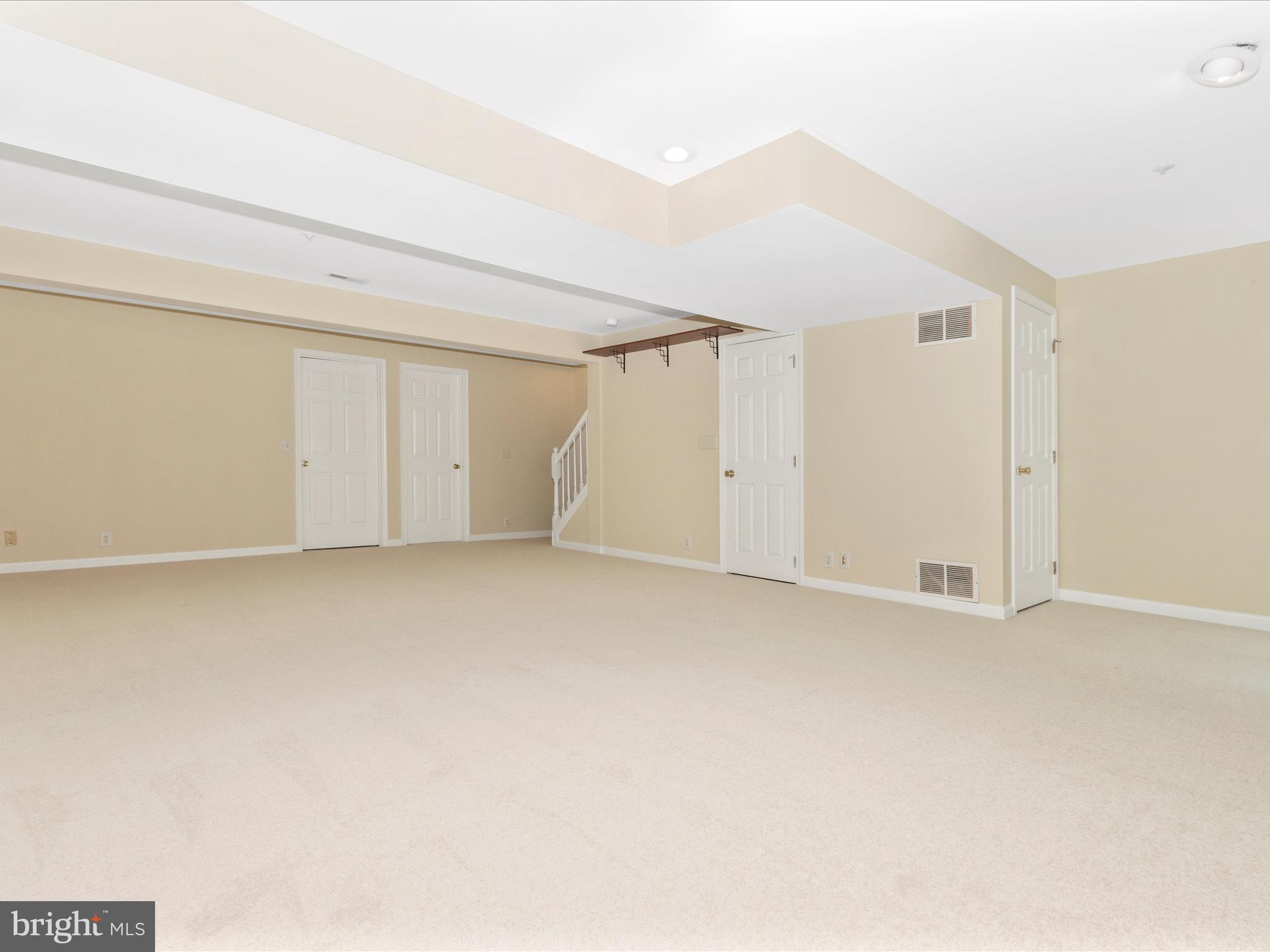 SEVEN OAKS - Residential