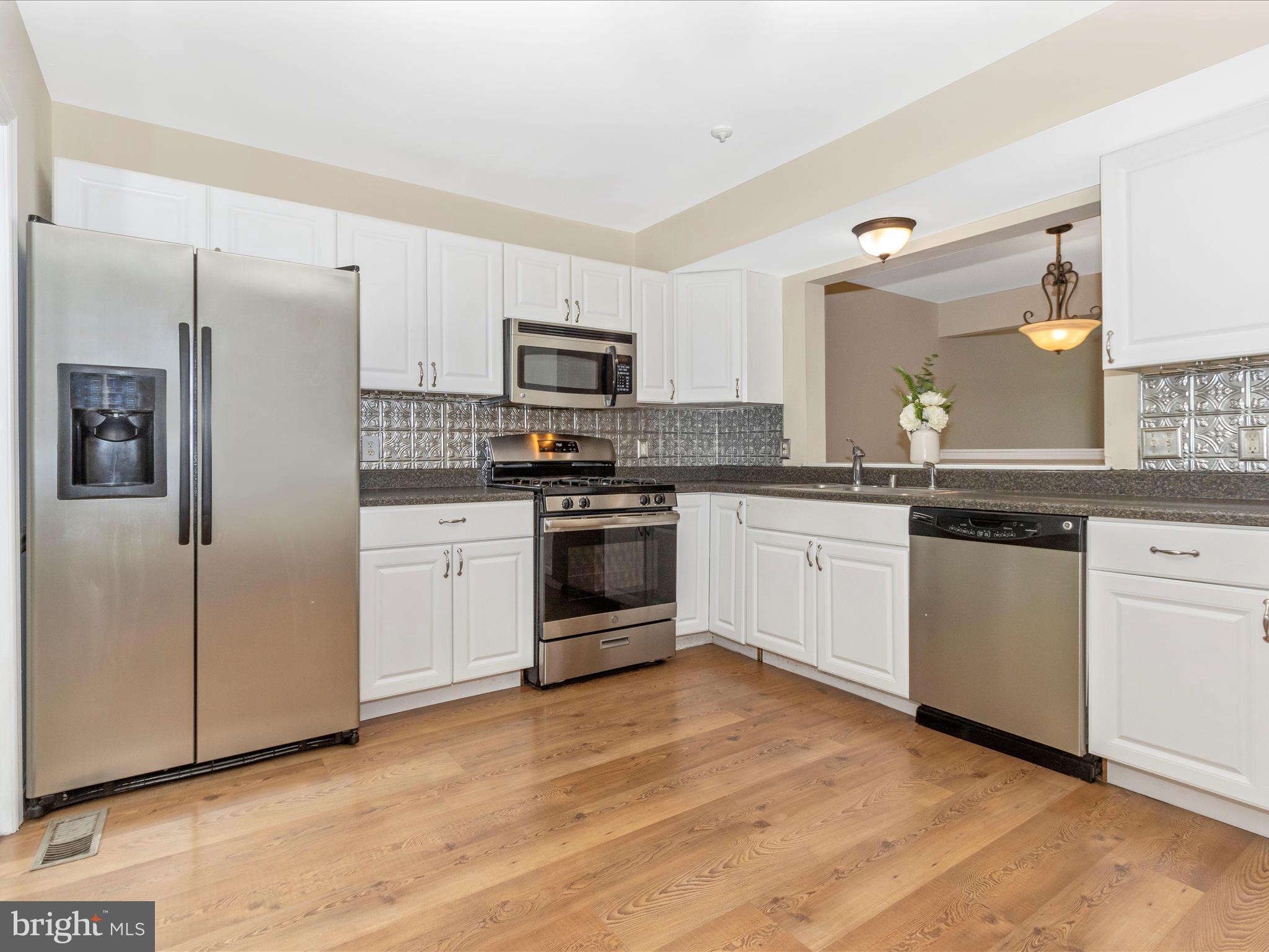 SEVEN OAKS - Residential