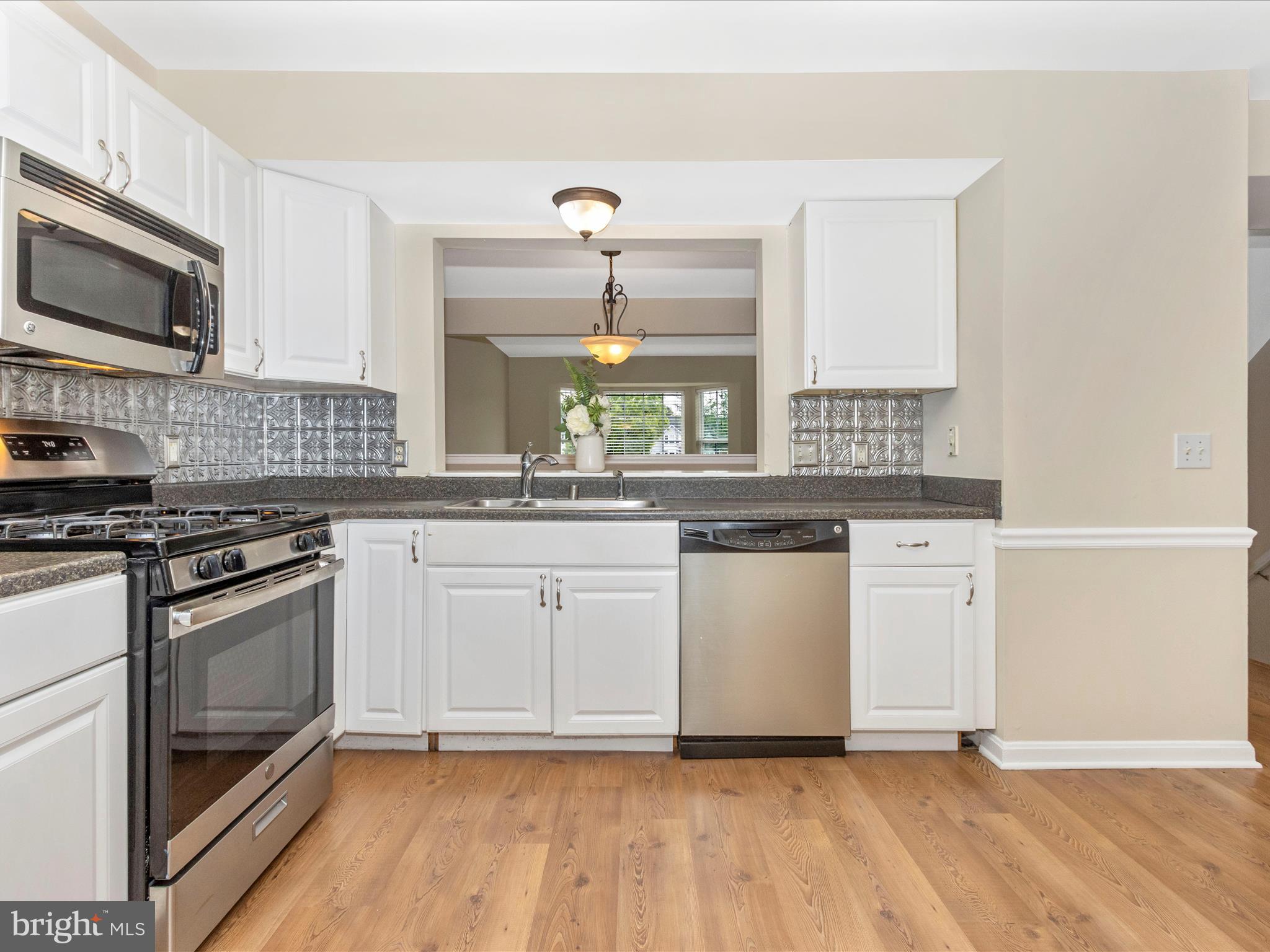 SEVEN OAKS - Residential