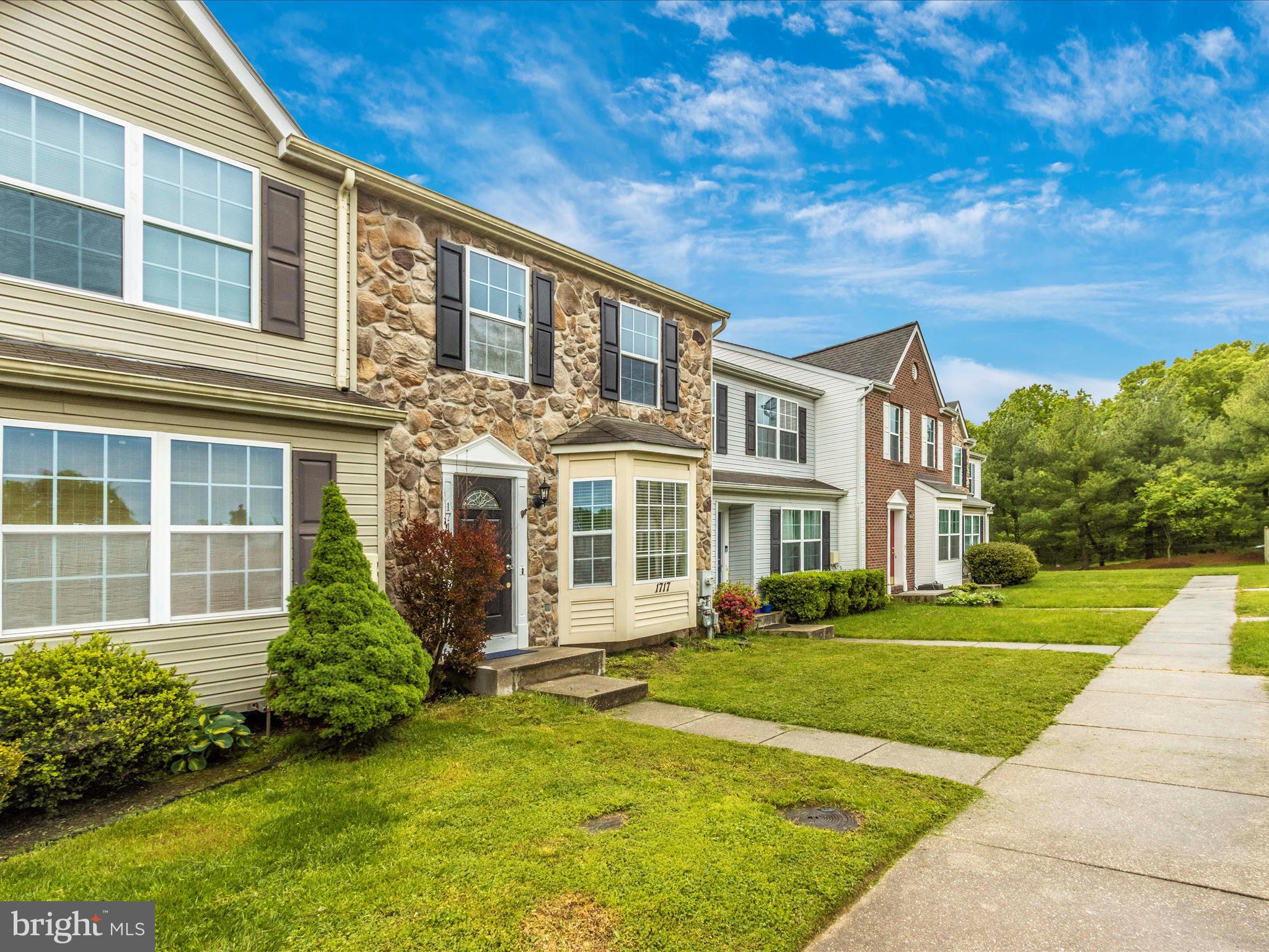 SEVEN OAKS - Residential