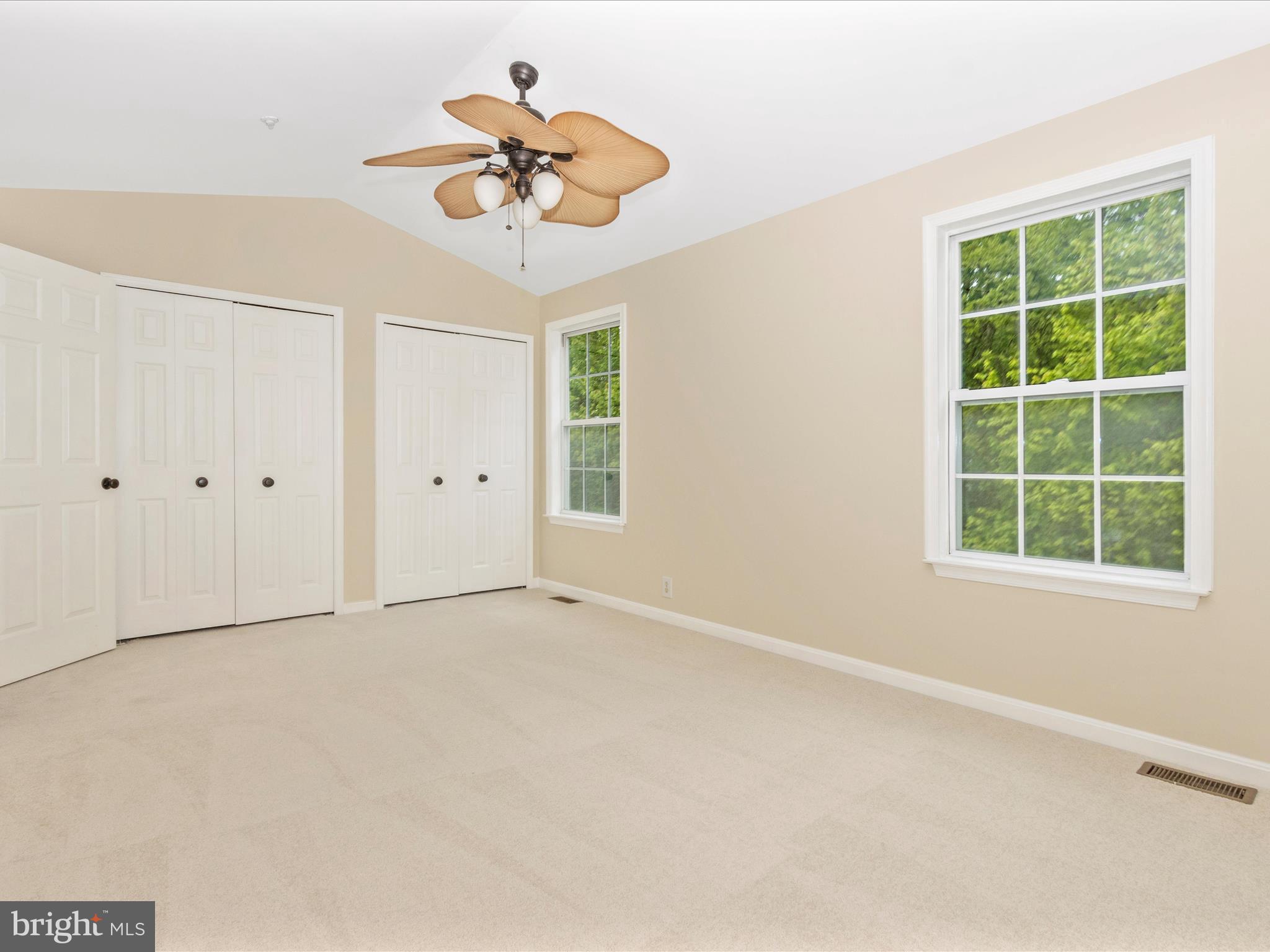 SEVEN OAKS - Residential