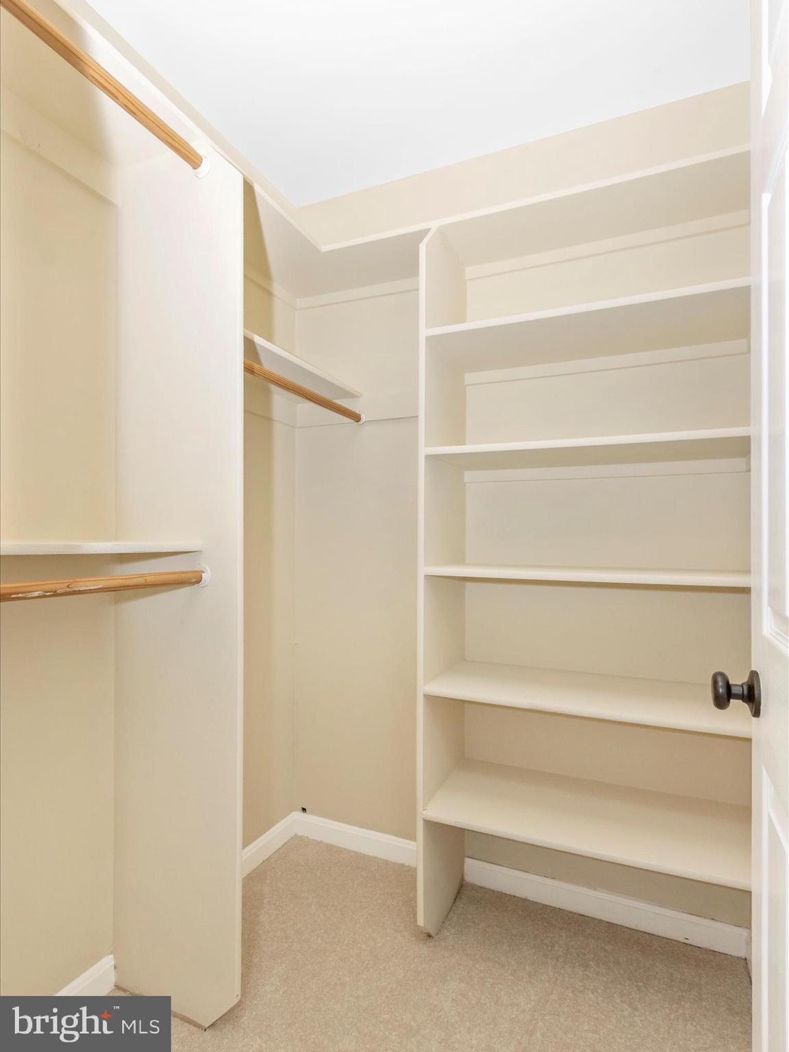 SEVEN OAKS - Residential