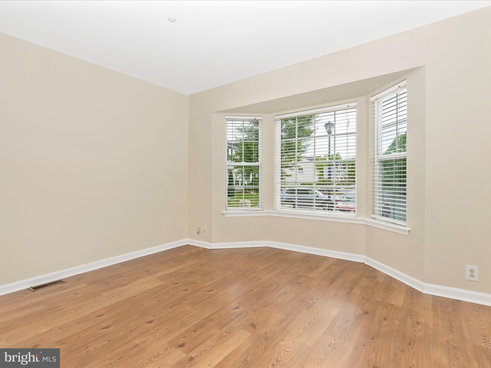 SEVEN OAKS - Residential