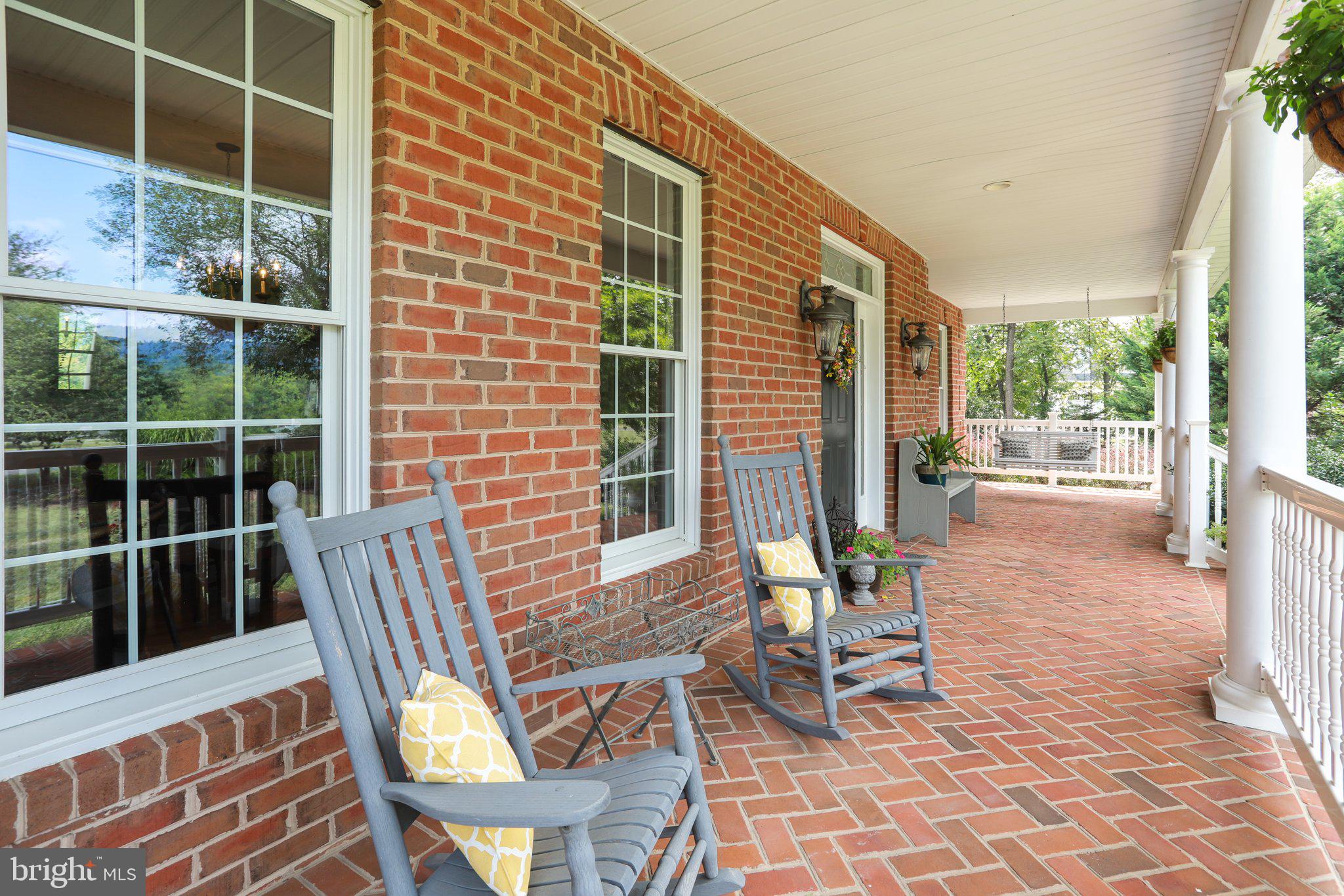 CORNERSTONE - Residential