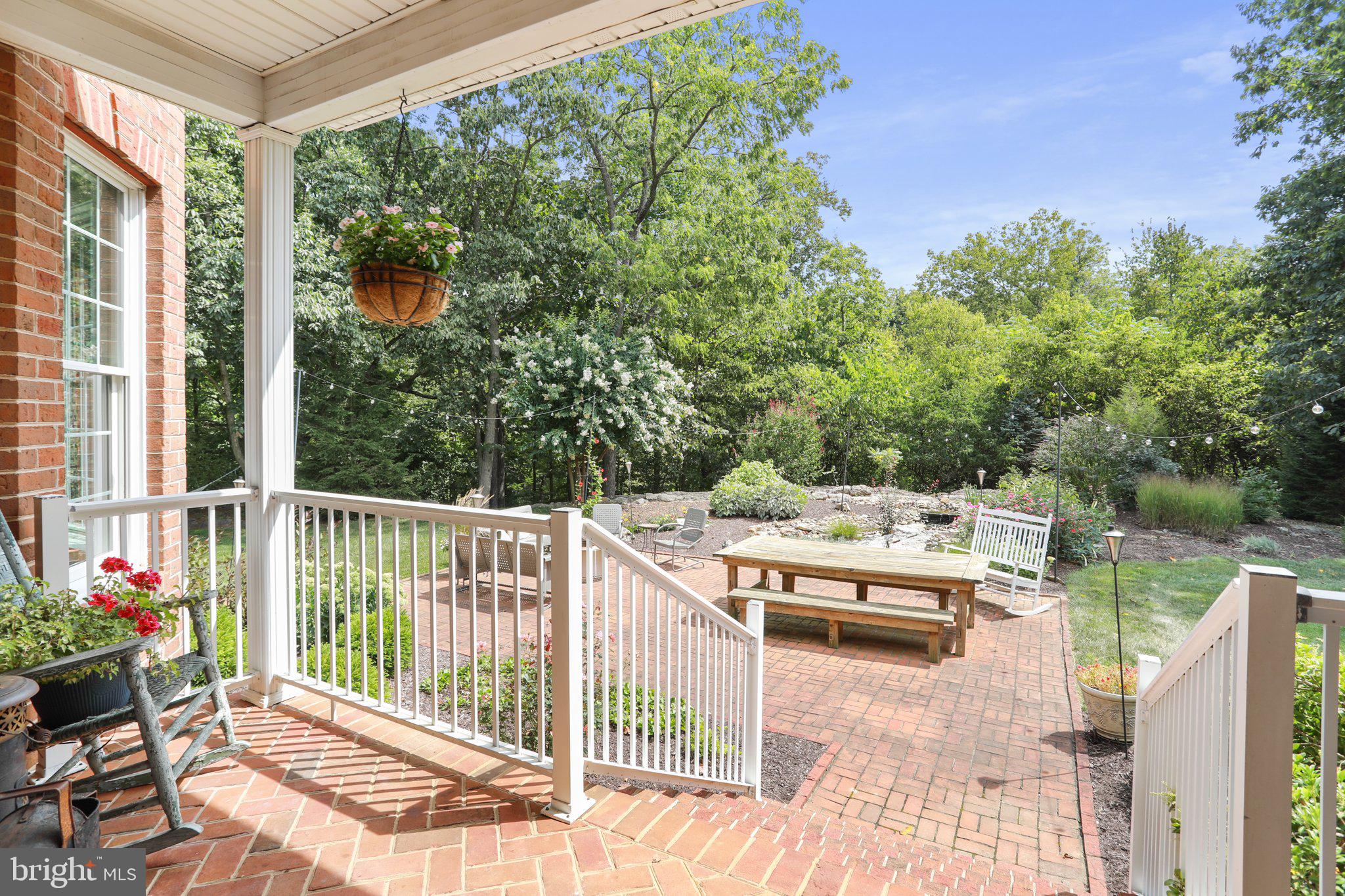 CORNERSTONE - Residential