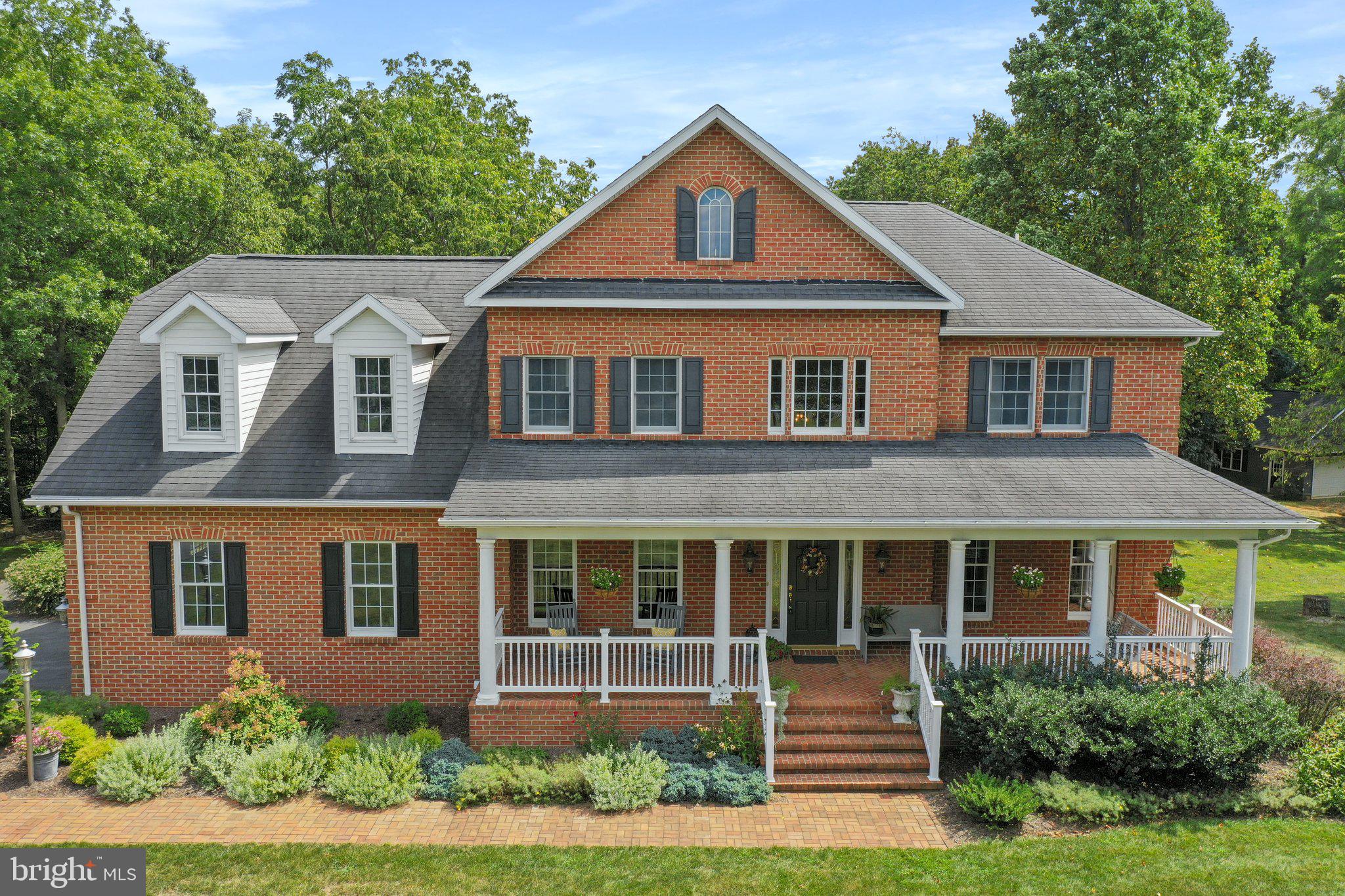 CORNERSTONE - Residential