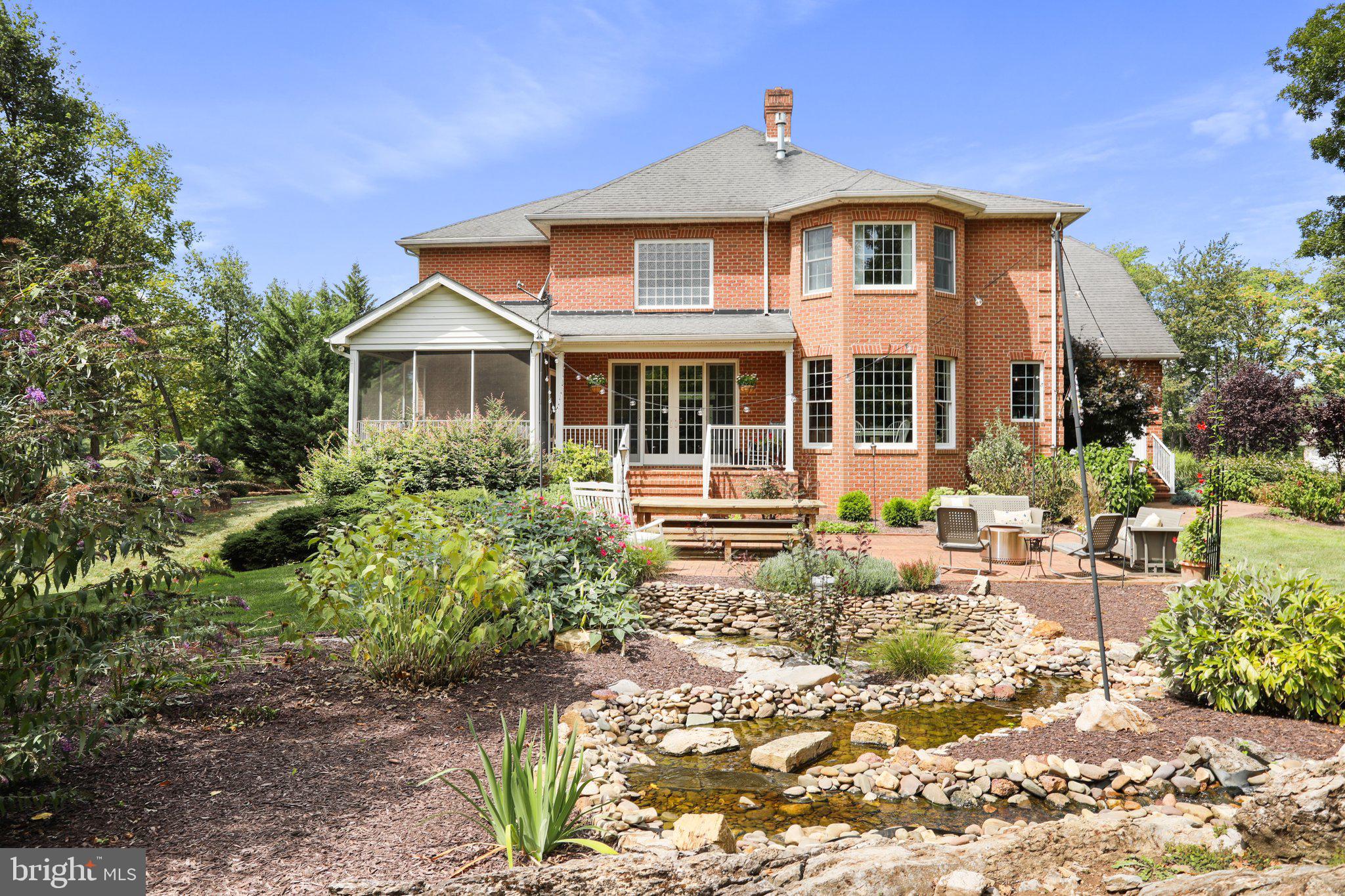 CORNERSTONE - Residential