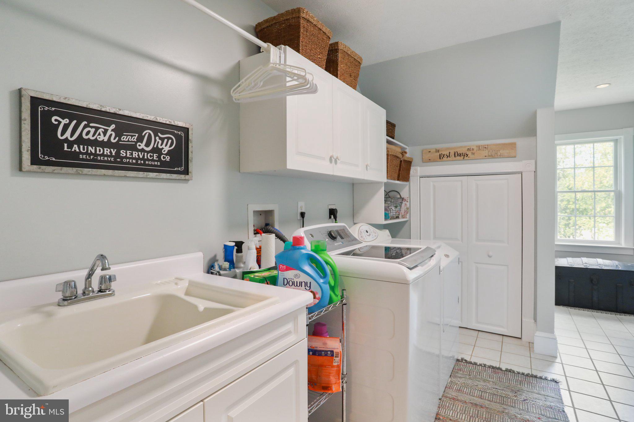 CORNERSTONE - Residential