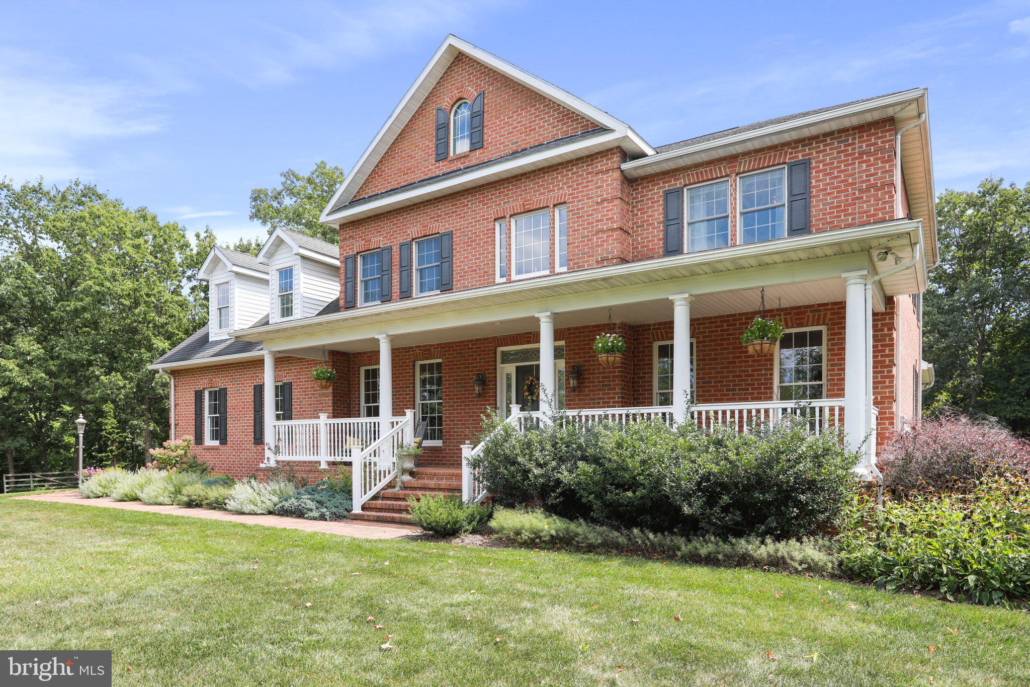 CORNERSTONE - Residential