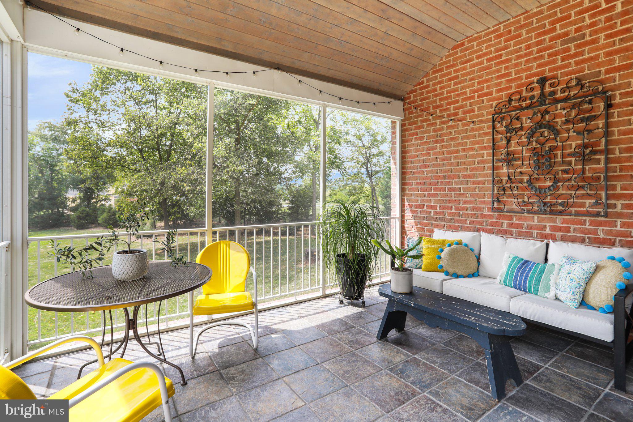 CORNERSTONE - Residential