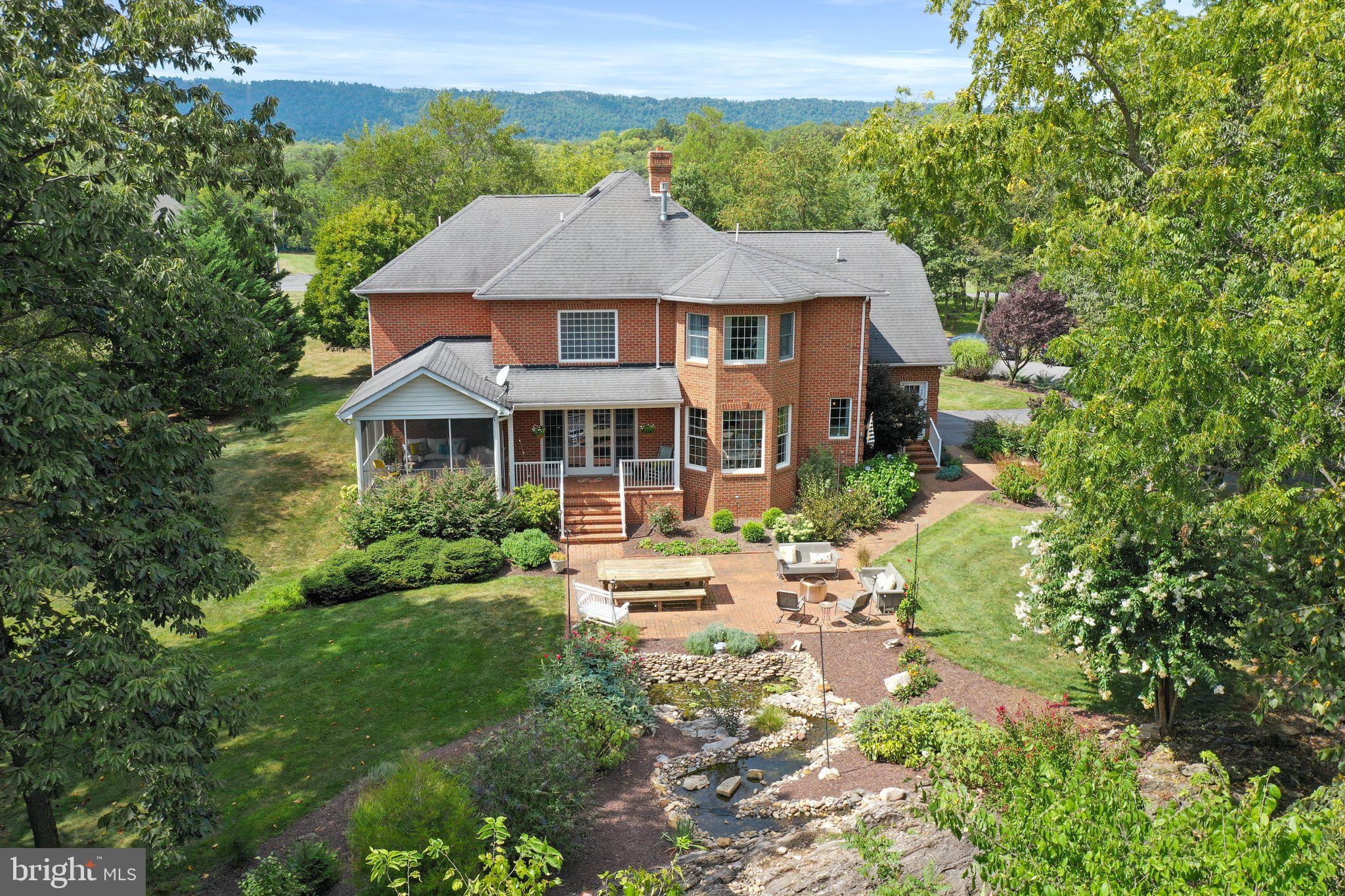 CORNERSTONE - Residential