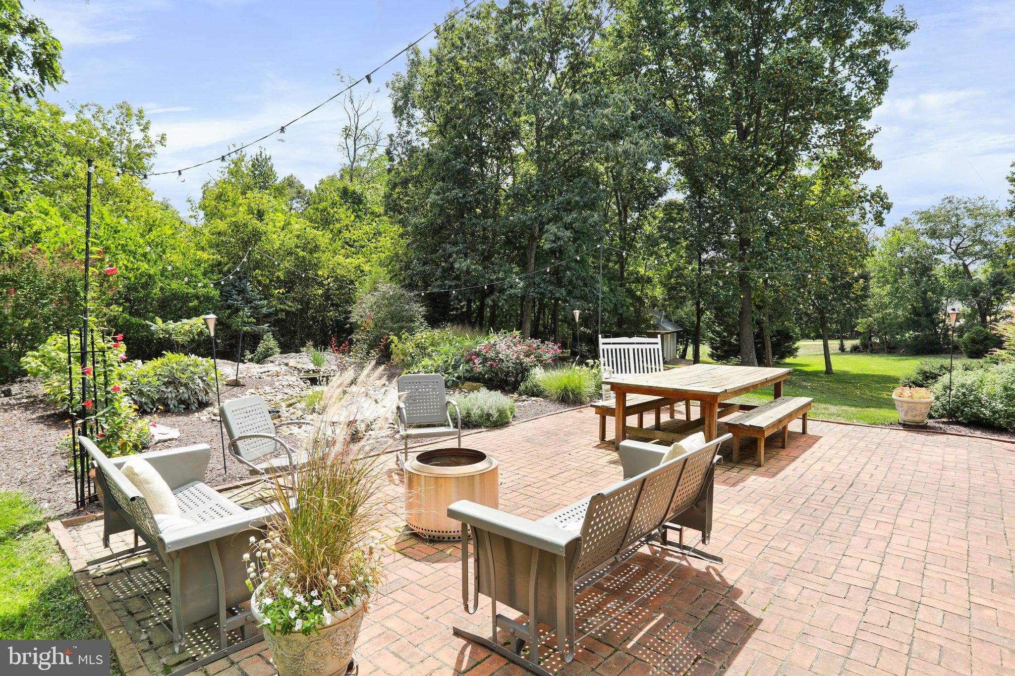 CORNERSTONE - Residential