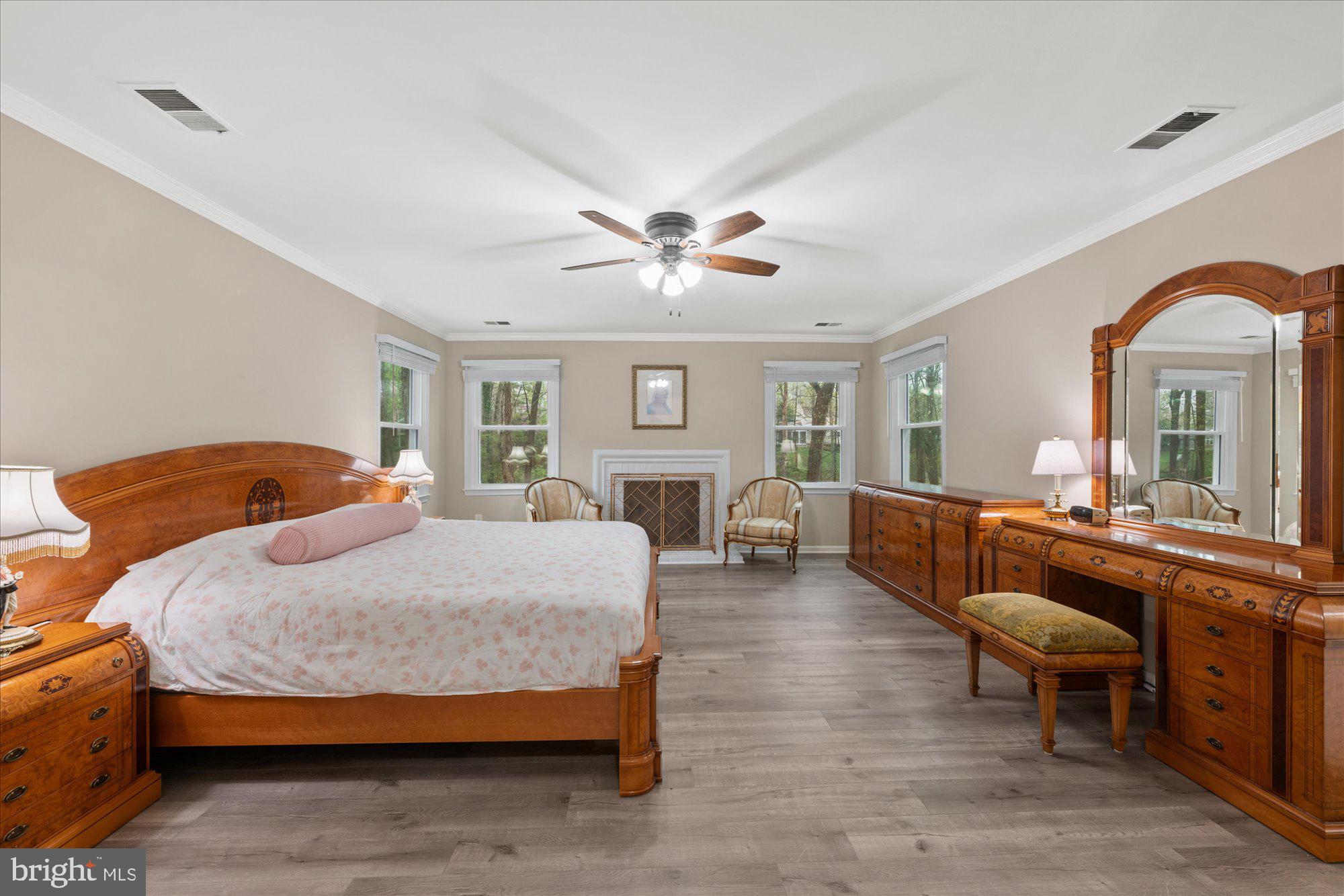 ABBEY GLEN - Residential