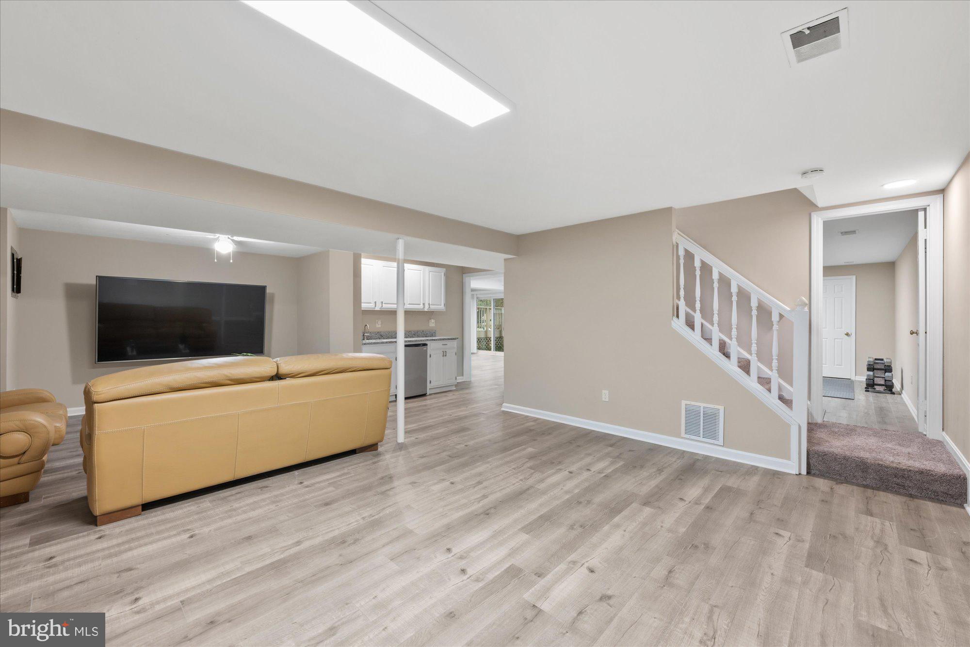 ABBEY GLEN - Residential