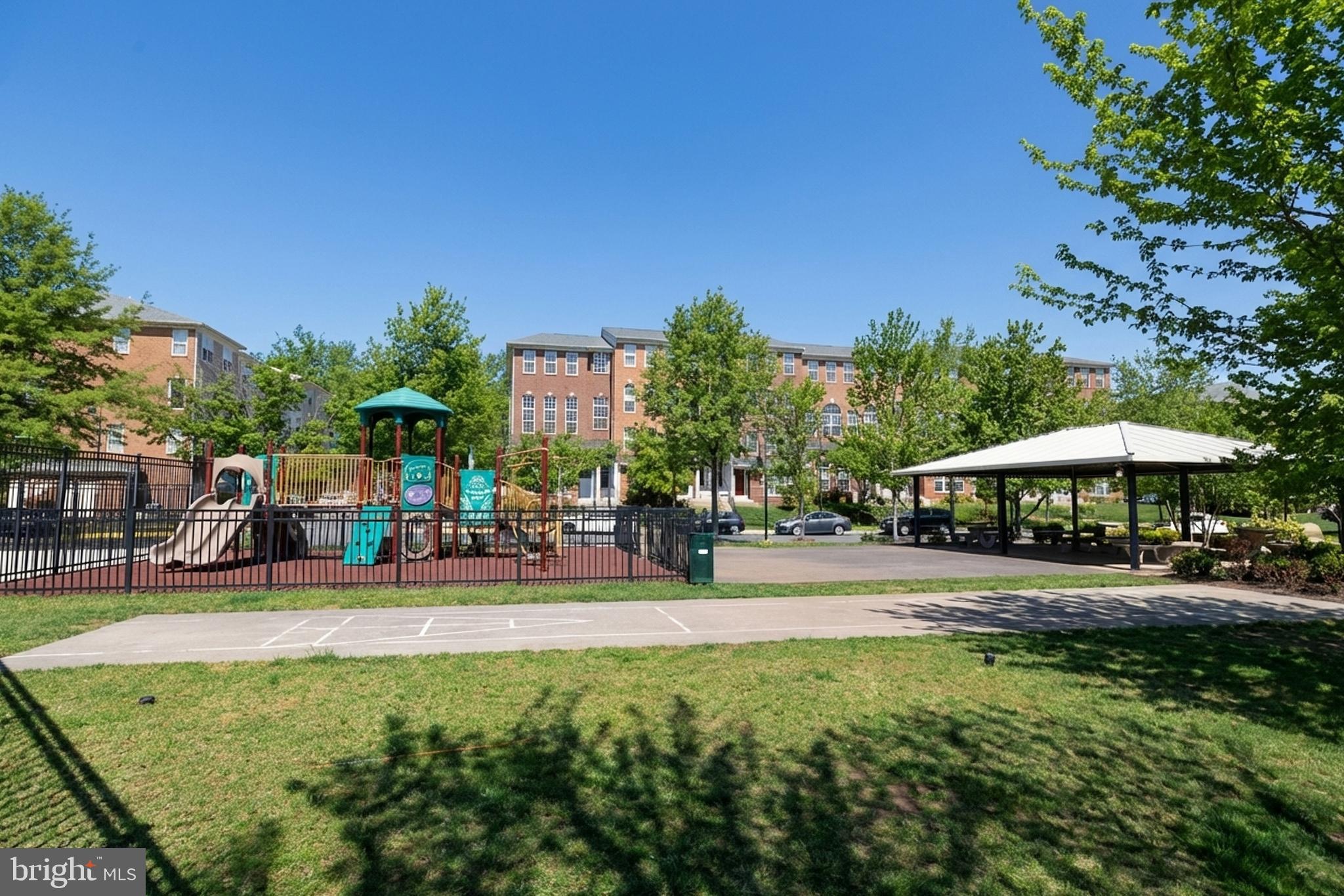 PARKSIDE AT MARKET CENTER - Residential