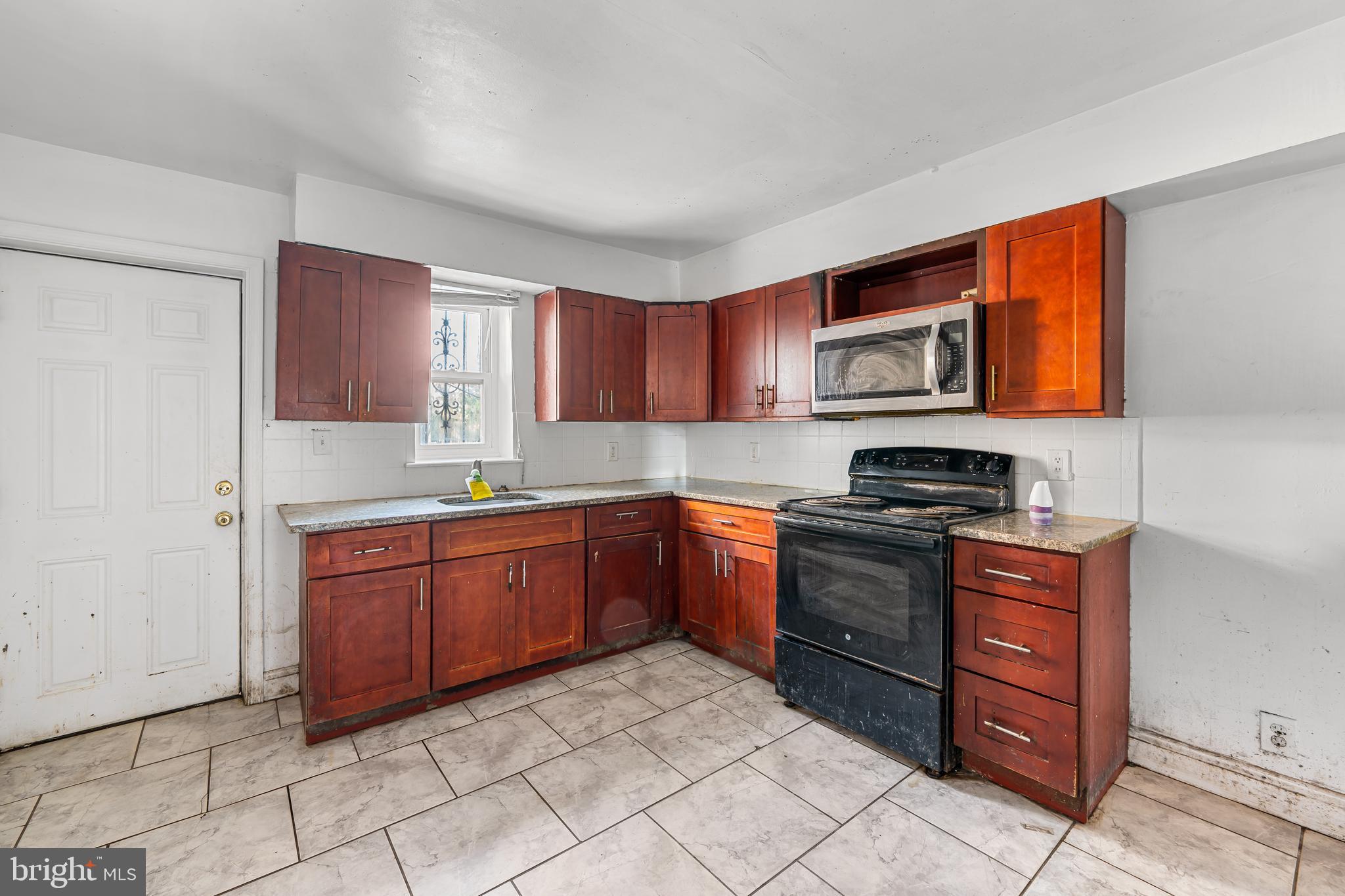 PHILADELPHIA (WEST) - Residential