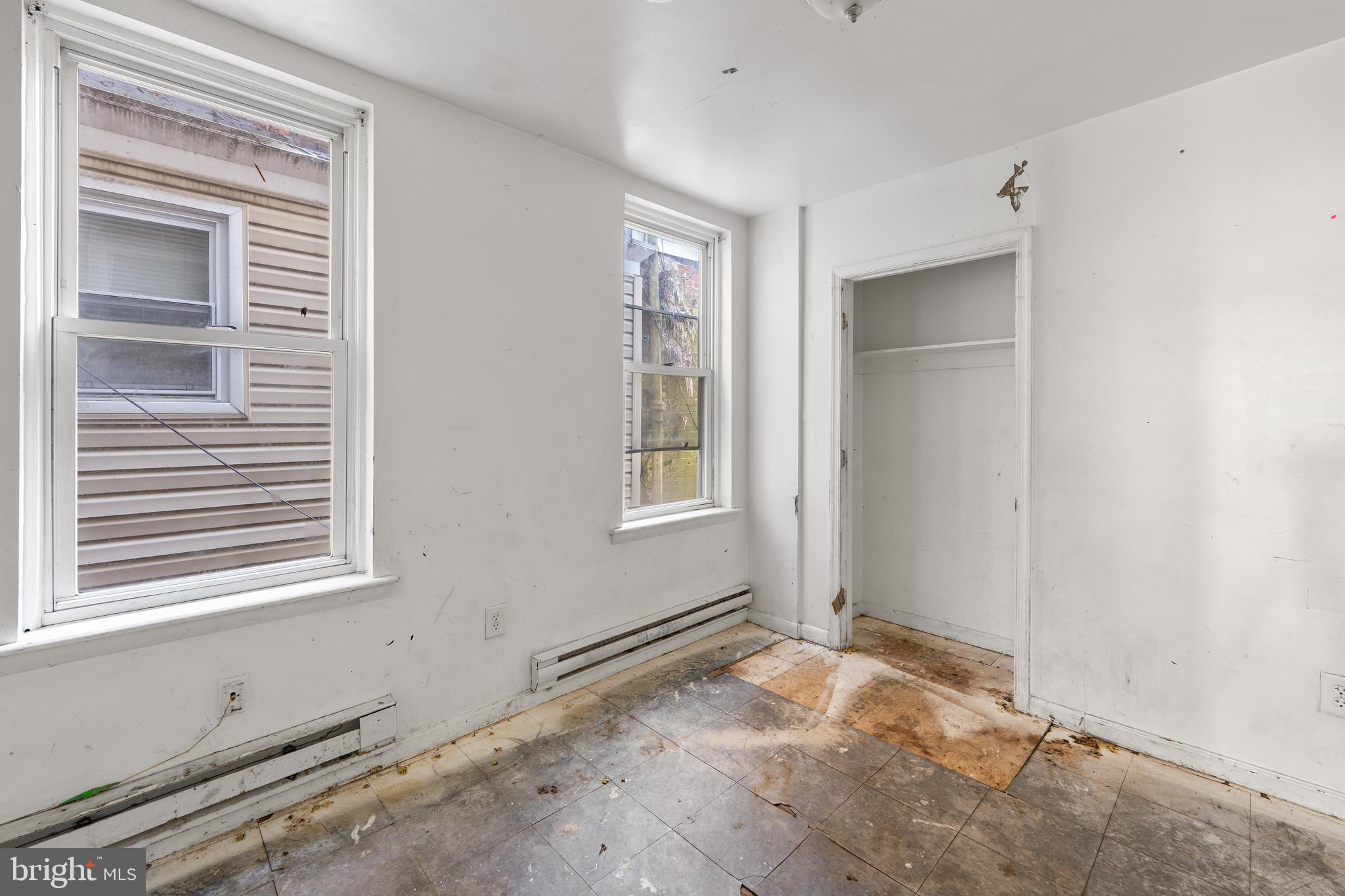 PHILADELPHIA (WEST) - Residential