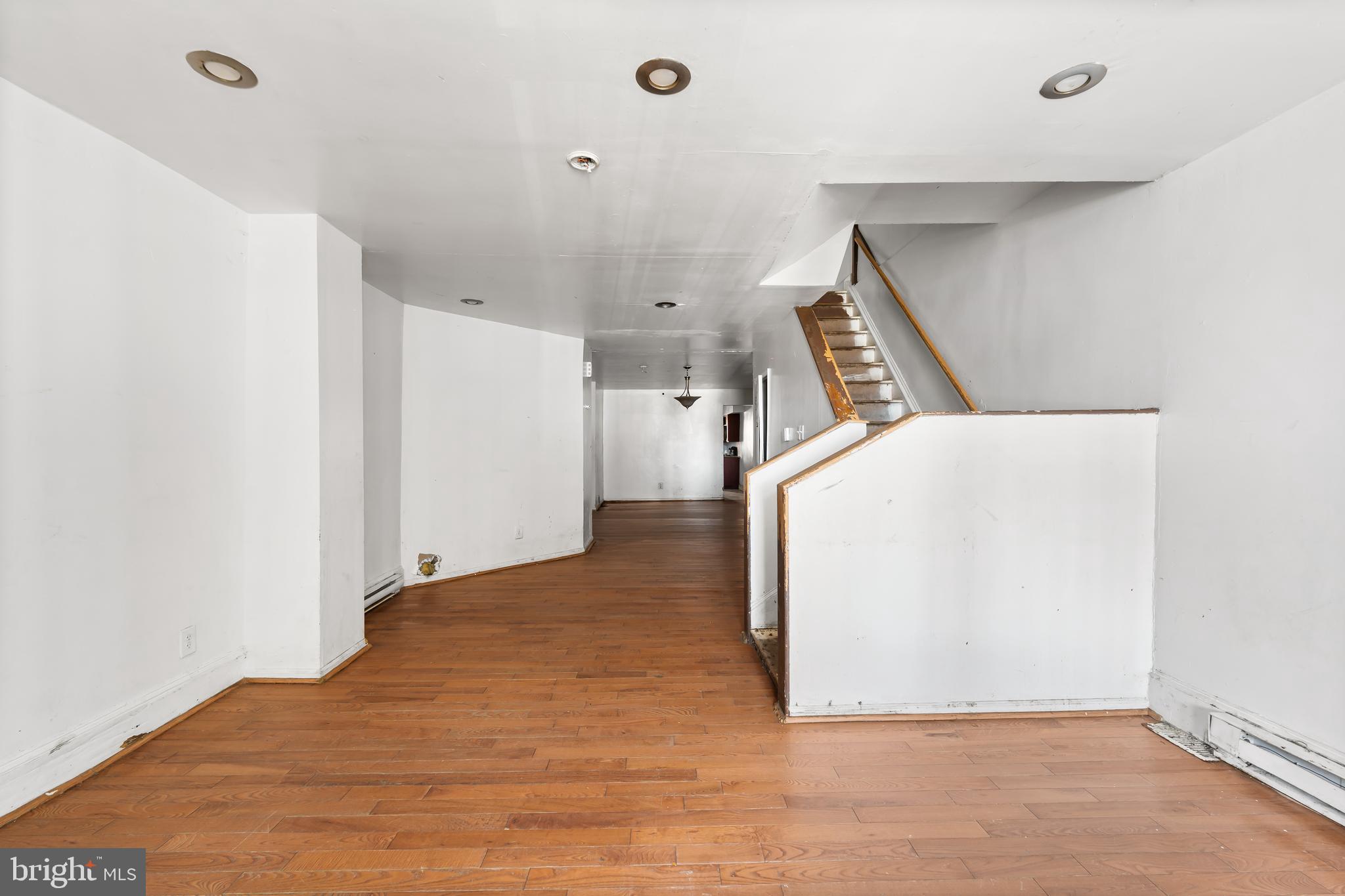 PHILADELPHIA (WEST) - Residential