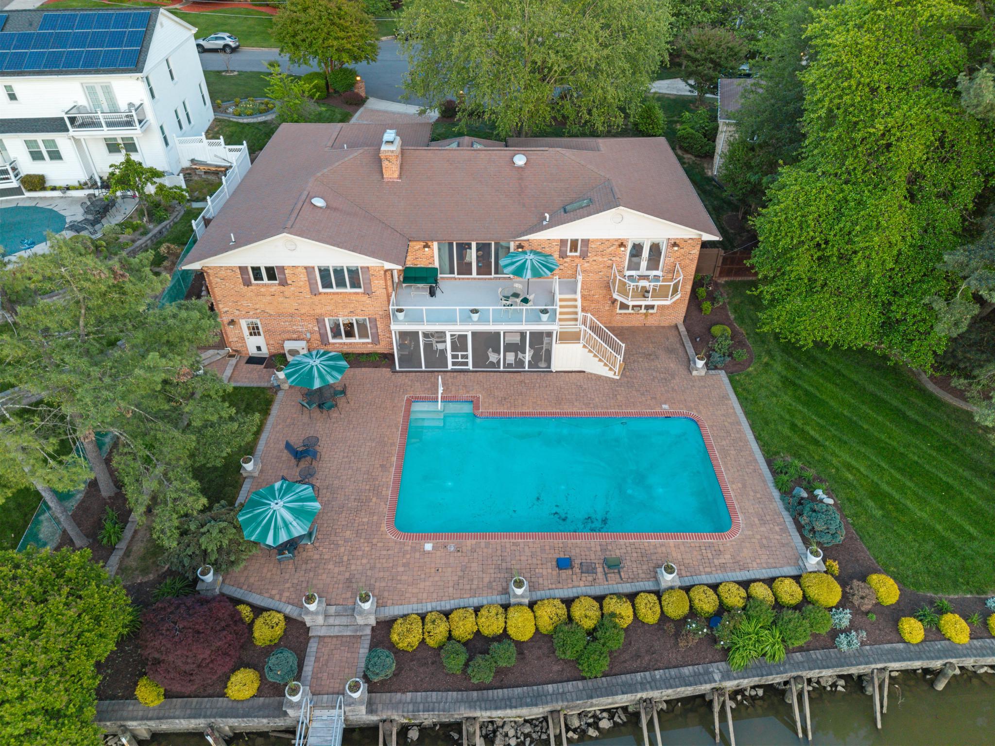 TANTALLON ON THE POTOMAC - Residential
