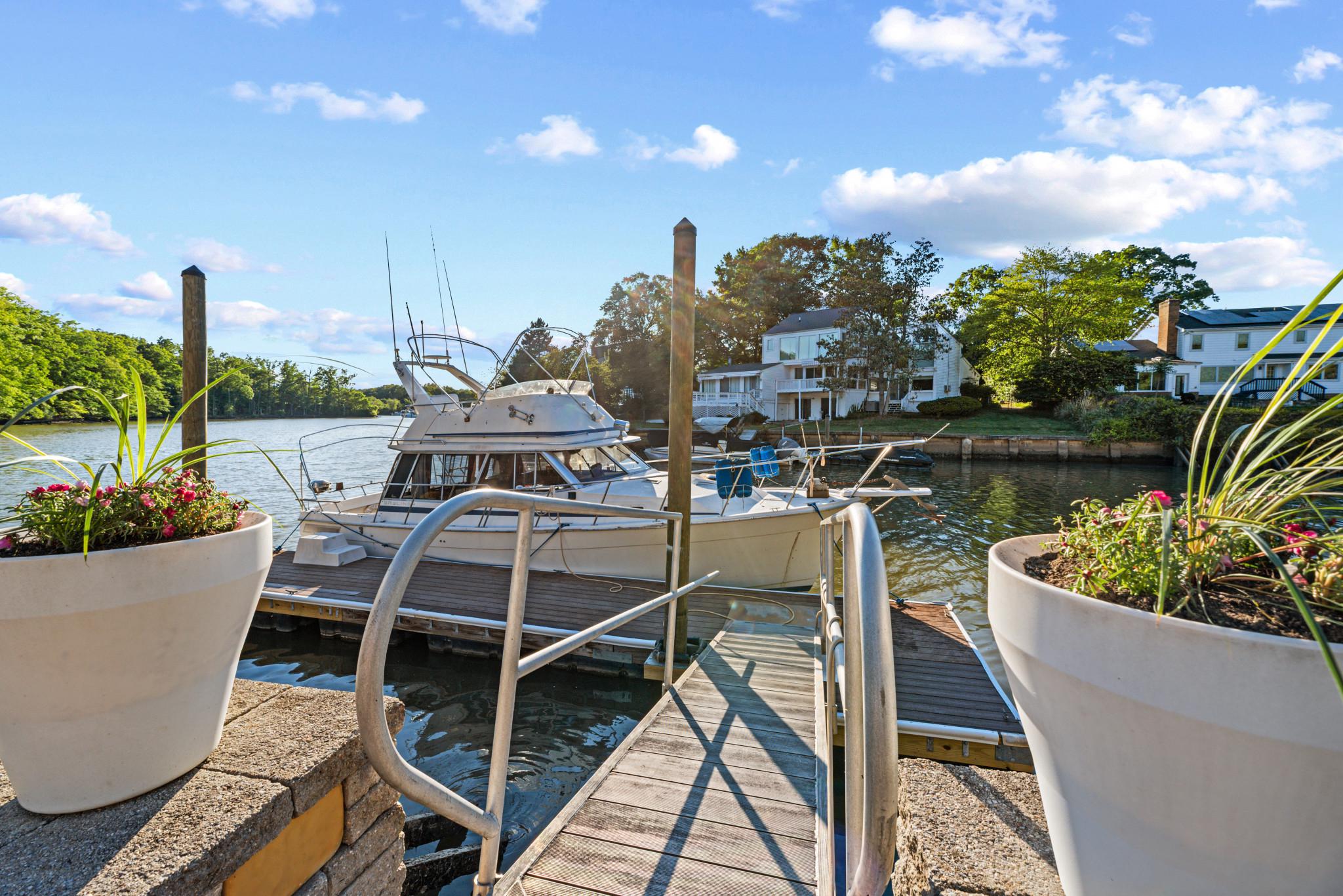 TANTALLON ON THE POTOMAC - Residential