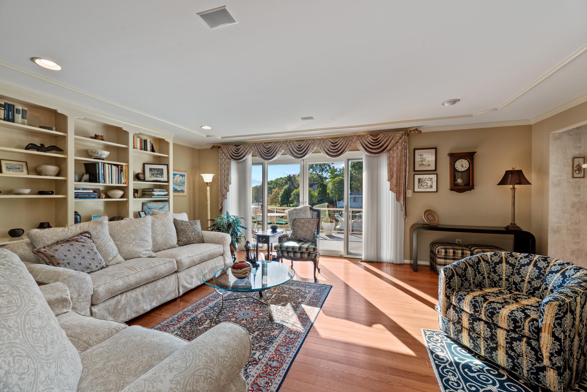 TANTALLON ON THE POTOMAC - Residential
