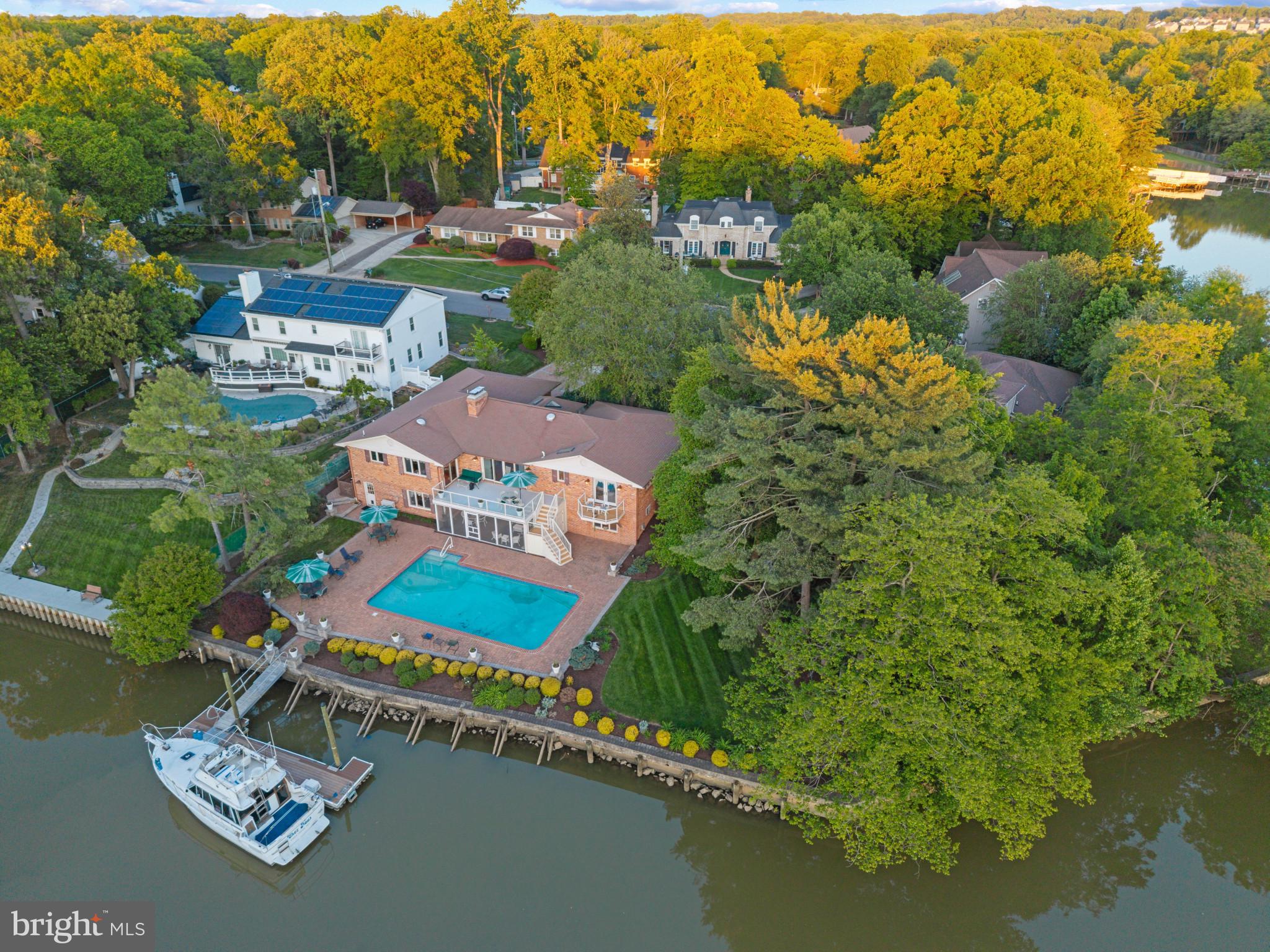 TANTALLON ON THE POTOMAC - Residential