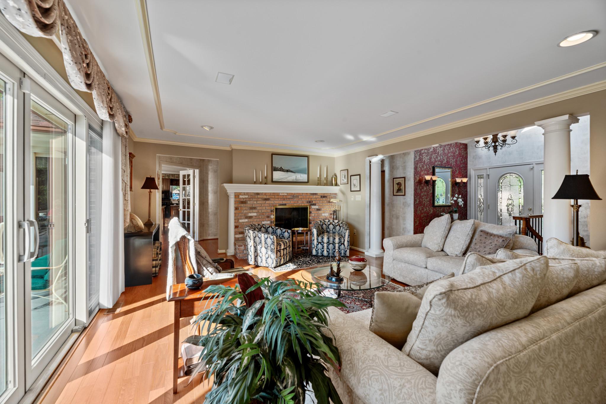 TANTALLON ON THE POTOMAC - Residential