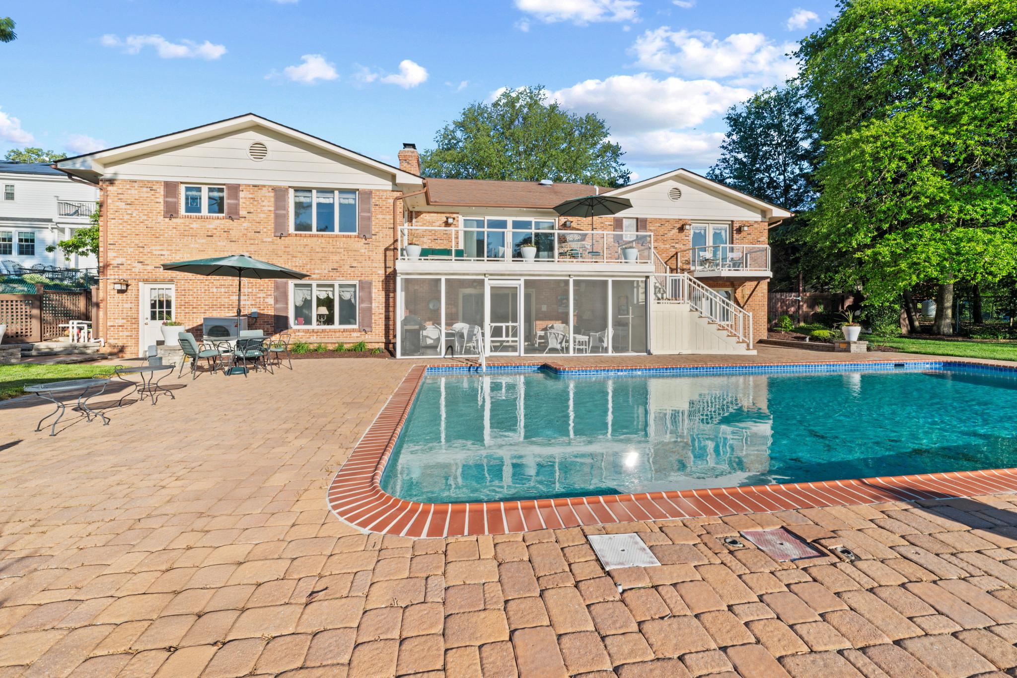 TANTALLON ON THE POTOMAC - Residential