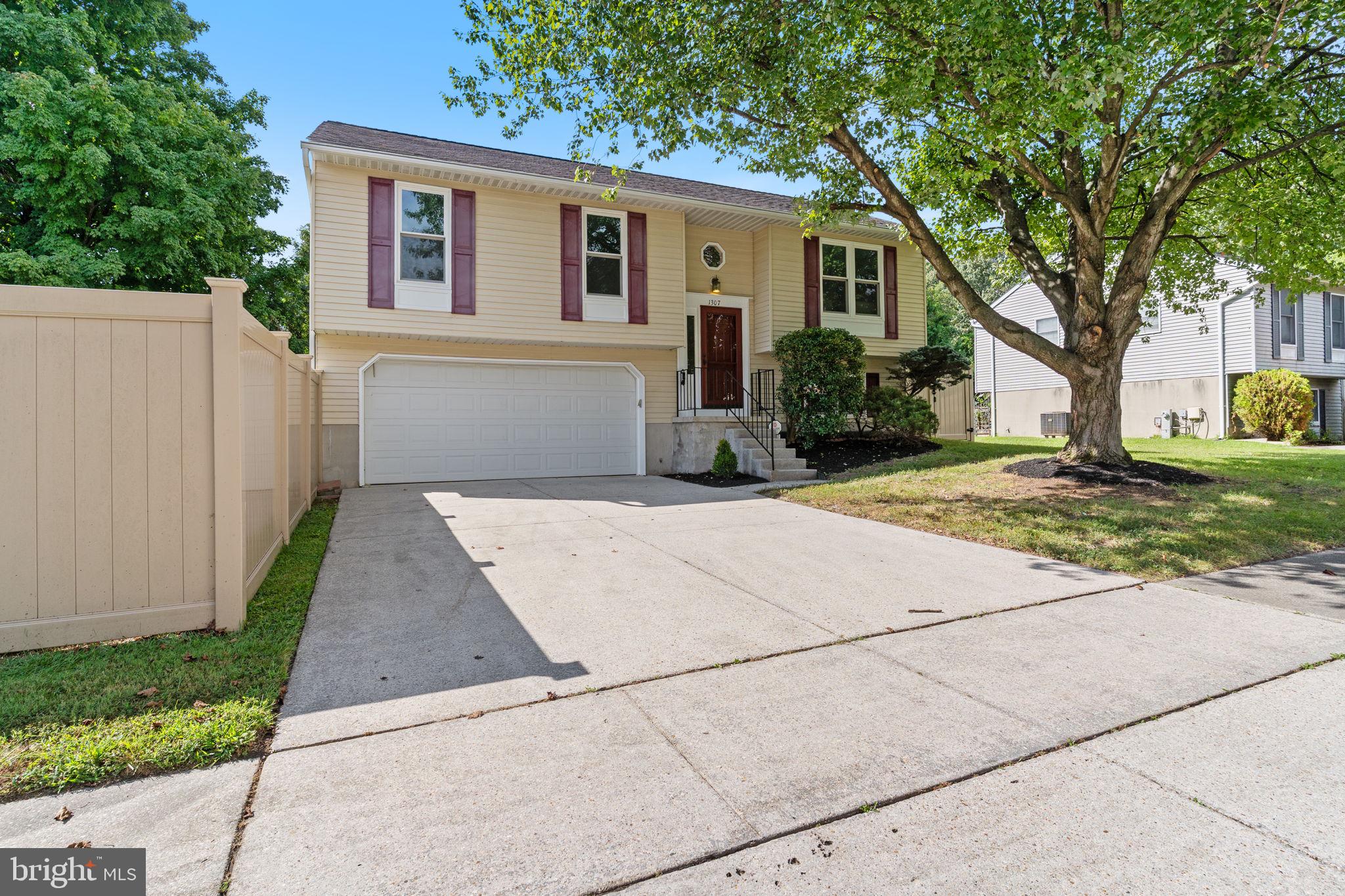 1307 ROUNDHOUSE COURT
