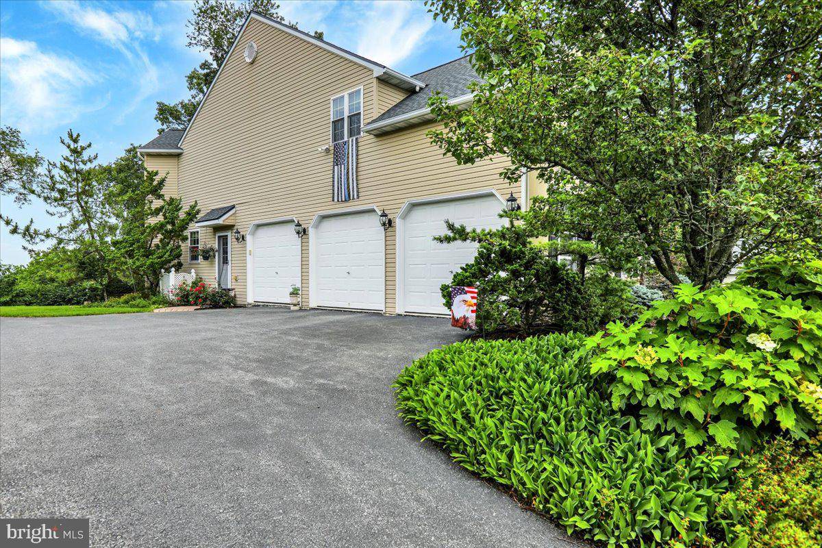 53 AUGUSTA LANE
