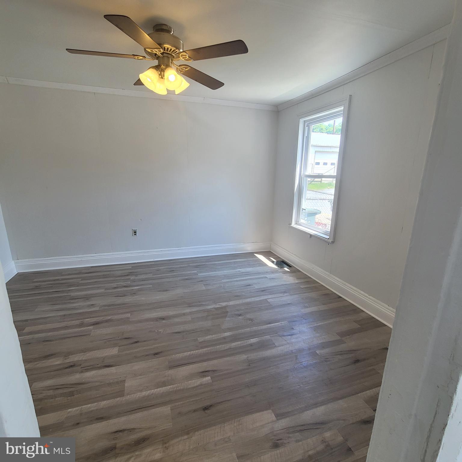 136 N 5TH AVENUE