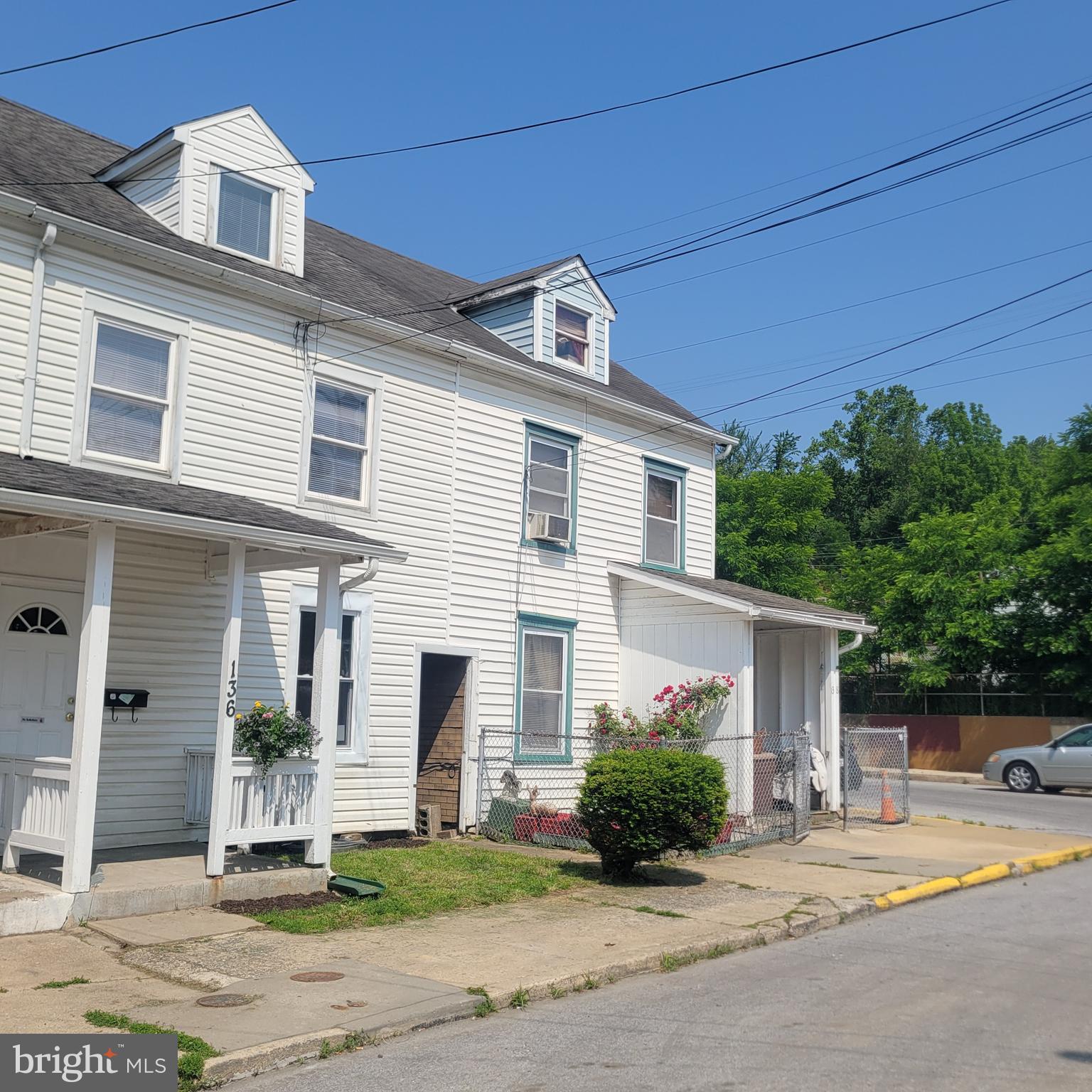 136 N 5TH AVENUE