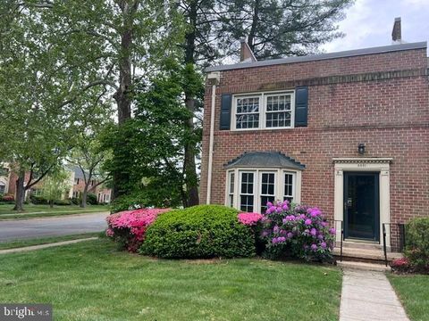 Photo of 8301 Forrester Boulevard, SPRINGFIELD, VA 22152 (MLS # VAFX2306692)