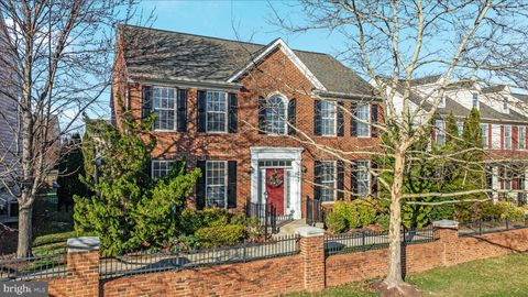 Photo of 18009 Densworth Mews, GAINESVILLE, VA 20155 (MLS # VAPW2111196)