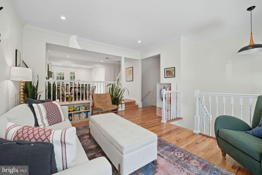 Photo of 2732 Franklin Court, ALEXANDRIA, VA 22302 (MLS # VAAX2050916)
