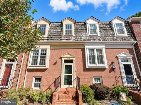 2732 FRANKLIN COURT ALEXANDRIA VA 22302